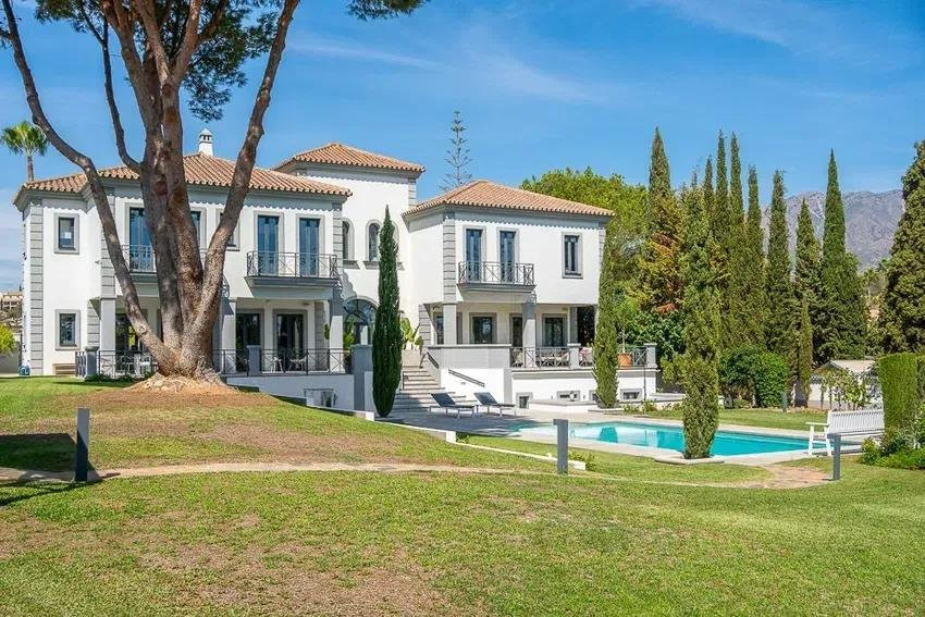 5 bedroom Villa in Mijas Costa, Malaga, Spain – 428-04105D