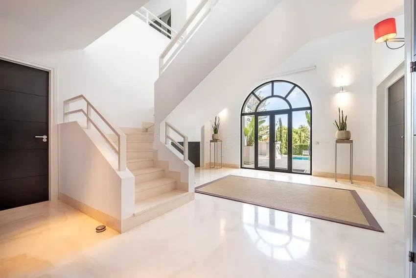 5 bedroom Villa in Mijas Costa, Malaga, Spain – 428-04105D