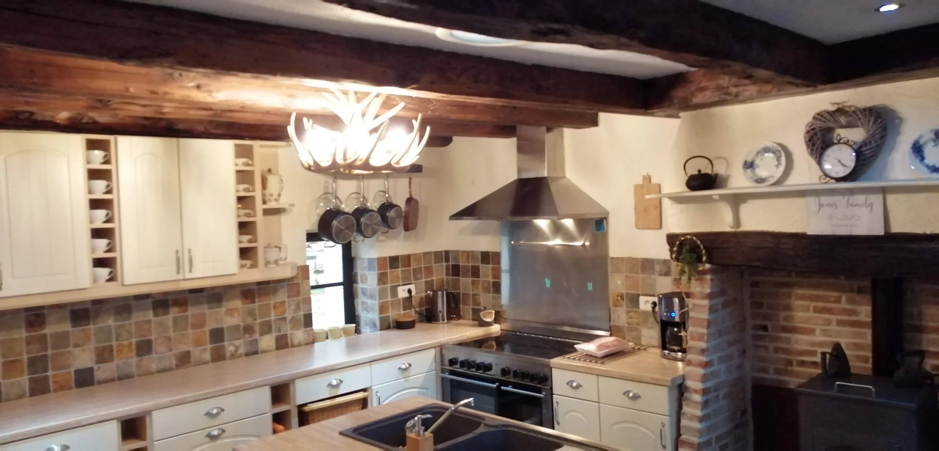 Three-bedroom house with one-bedroom feature tower gîte, Poitou-Charentes – France – BVI74063