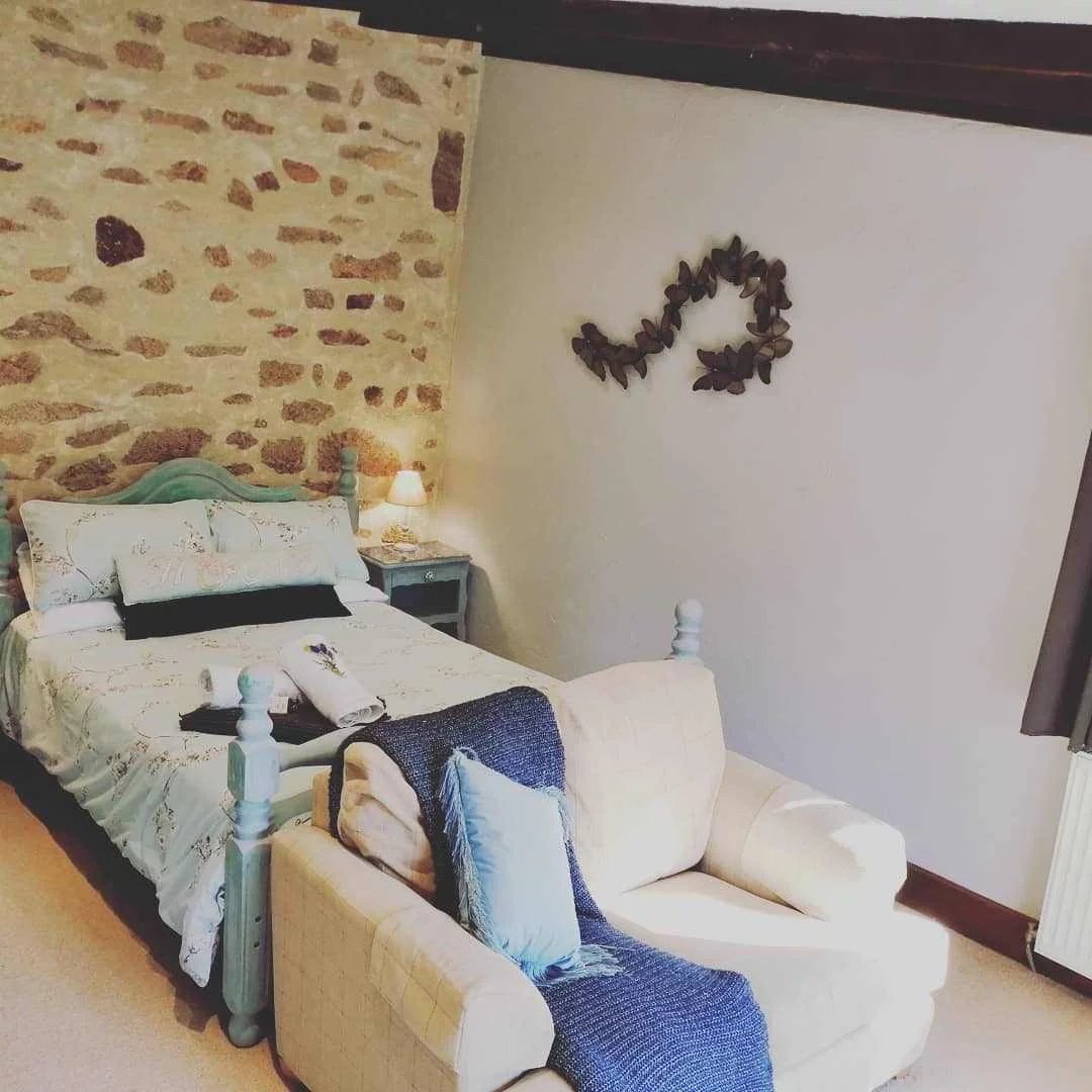 Three-bedroom house with one-bedroom feature tower gîte, Poitou-Charentes – France – BVI74063