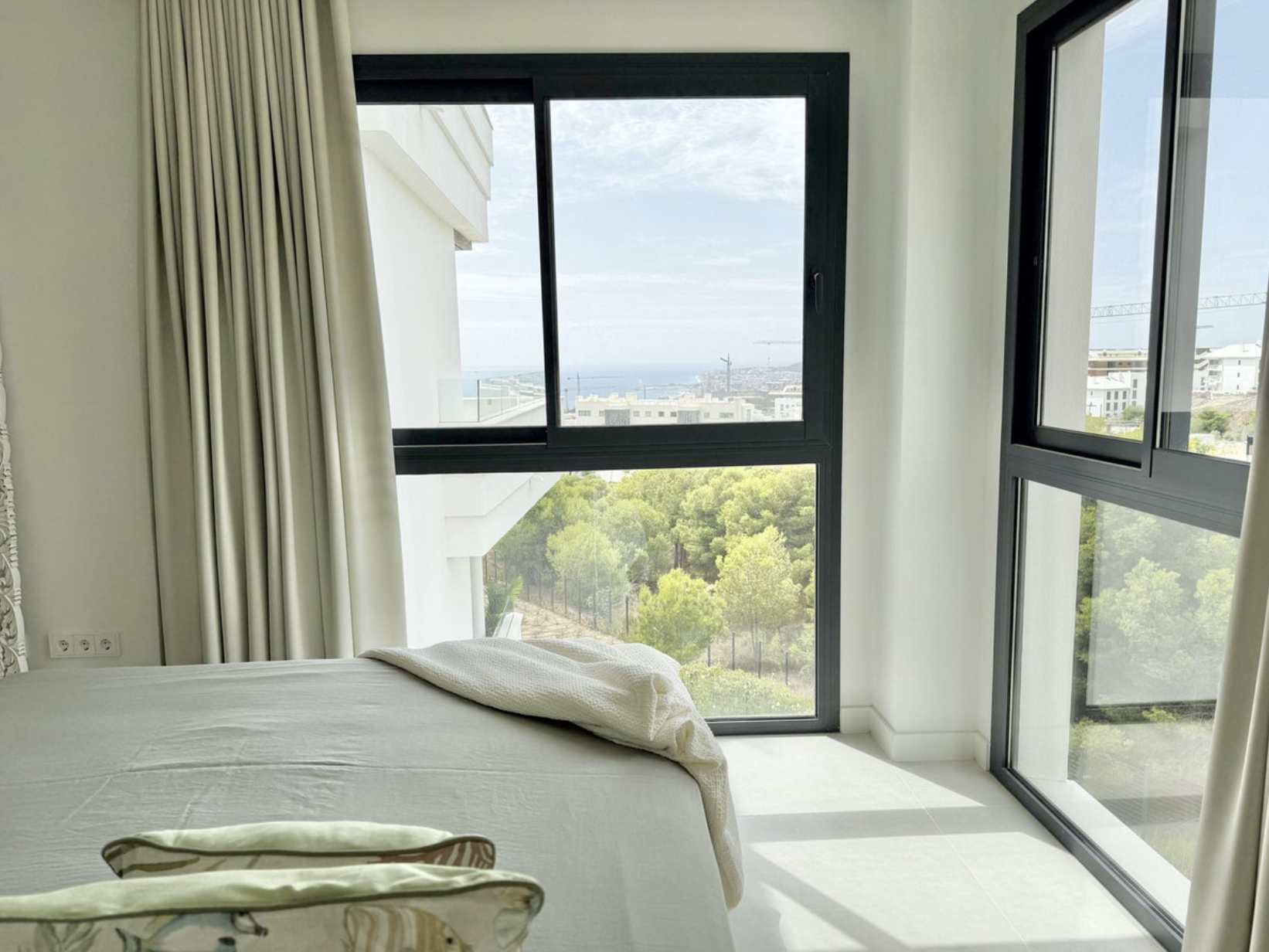 3 bedroom Apartment in Fuengirola, Malaga, Spain – 428-04135D