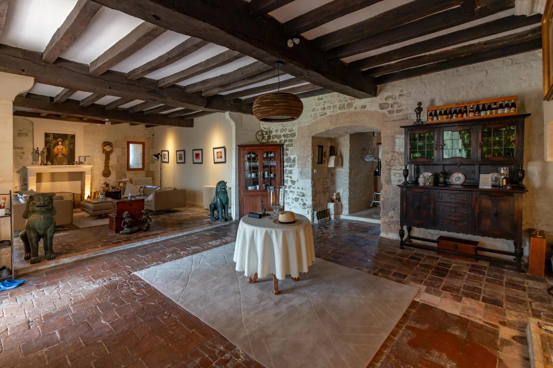 Beautifully renovated historic logis packed with character features, Poitou-Charentes – France – BVI76891