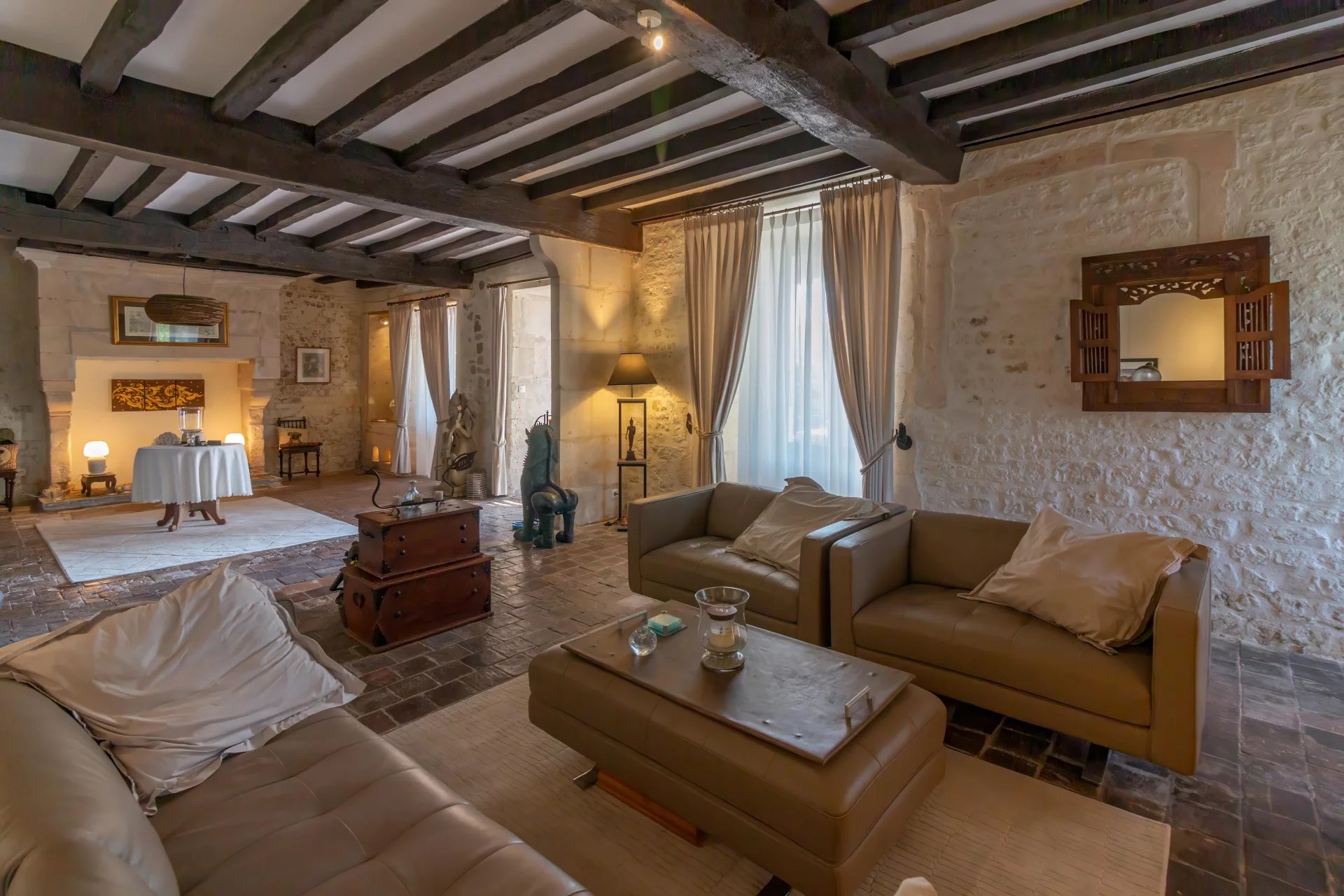 Beautifully renovated historic logis packed with character features, Poitou-Charentes – France – BVI76891