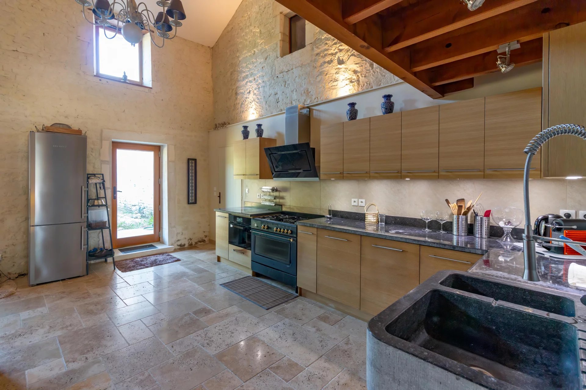 Beautifully renovated historic logis packed with character features, Poitou-Charentes – France – BVI76891