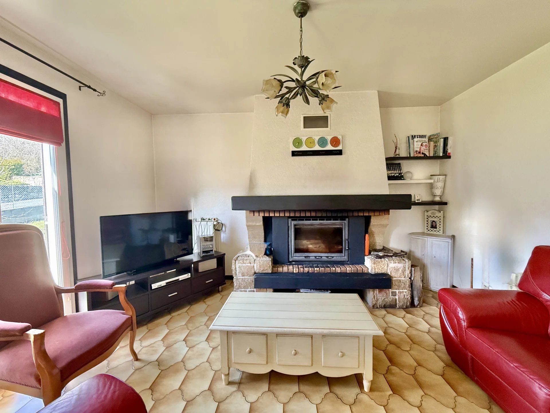 Single-level 3-bedroom home with garage, workshop and countryside views, Languedoc-Roussillon – France – BVI79778