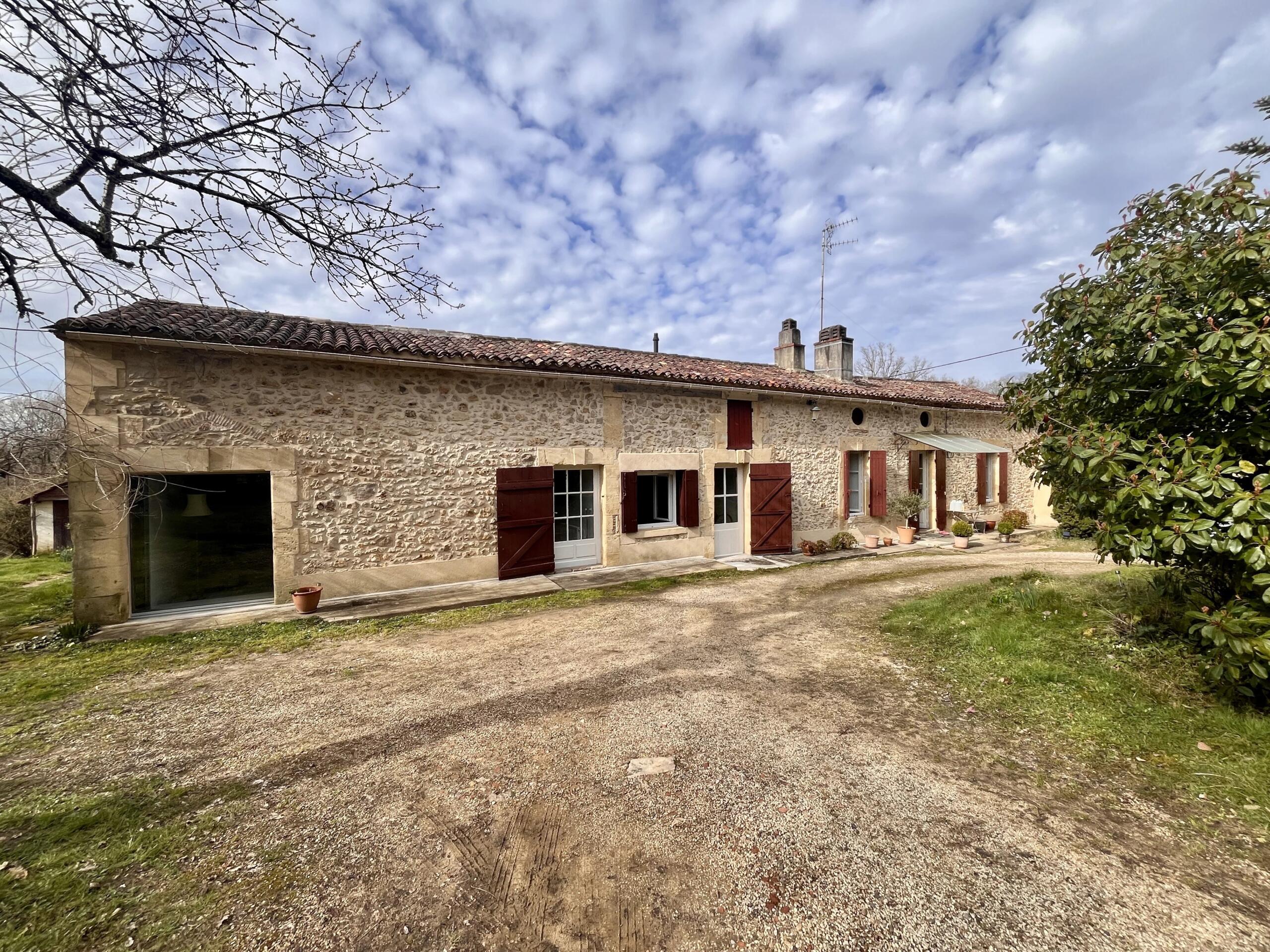 Charming Stone House with mature garden and woodlands, Aquitaine – France – BVI77310
