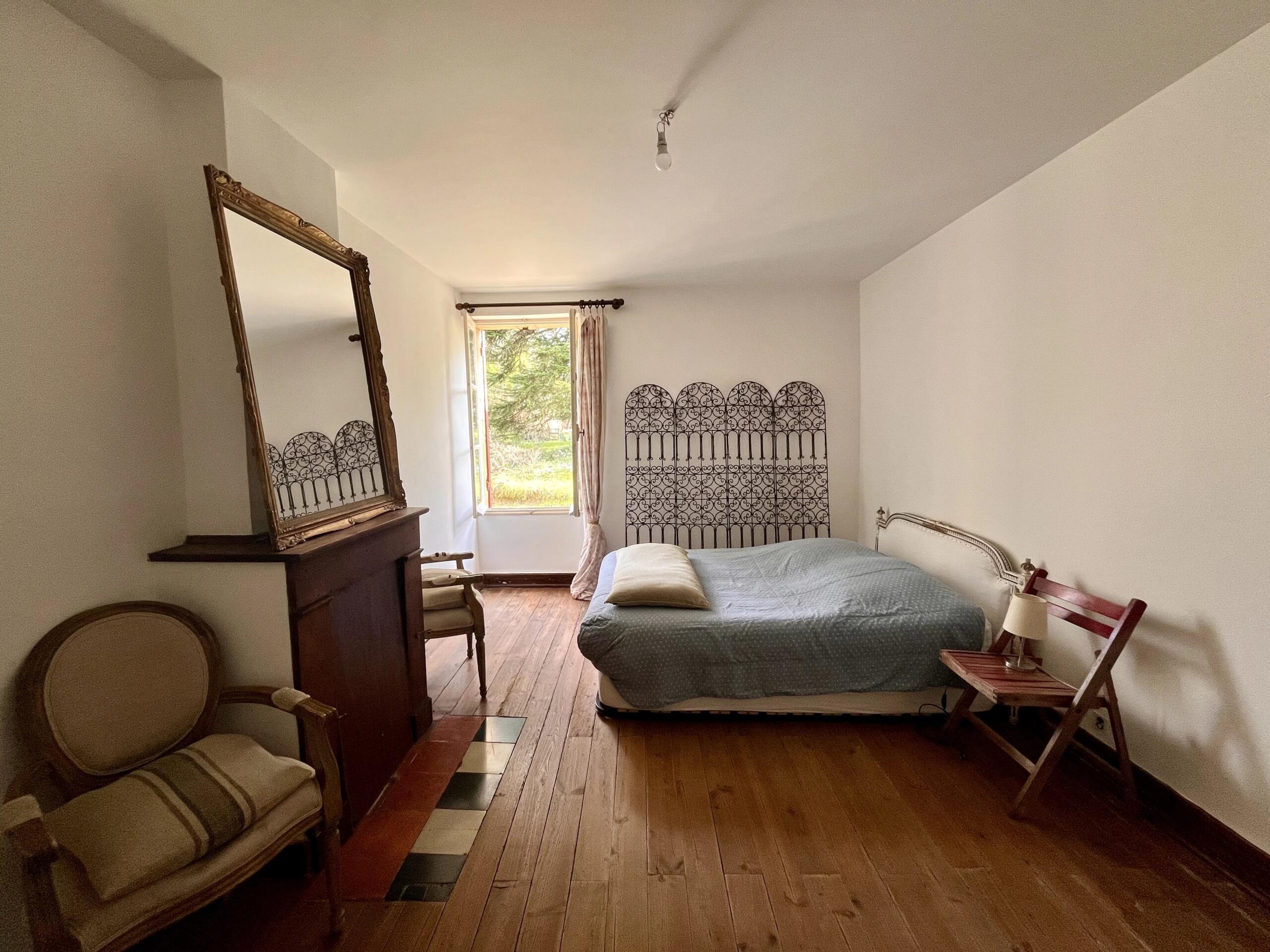 Charming Stone House with mature garden and woodlands, Aquitaine – France – BVI77310