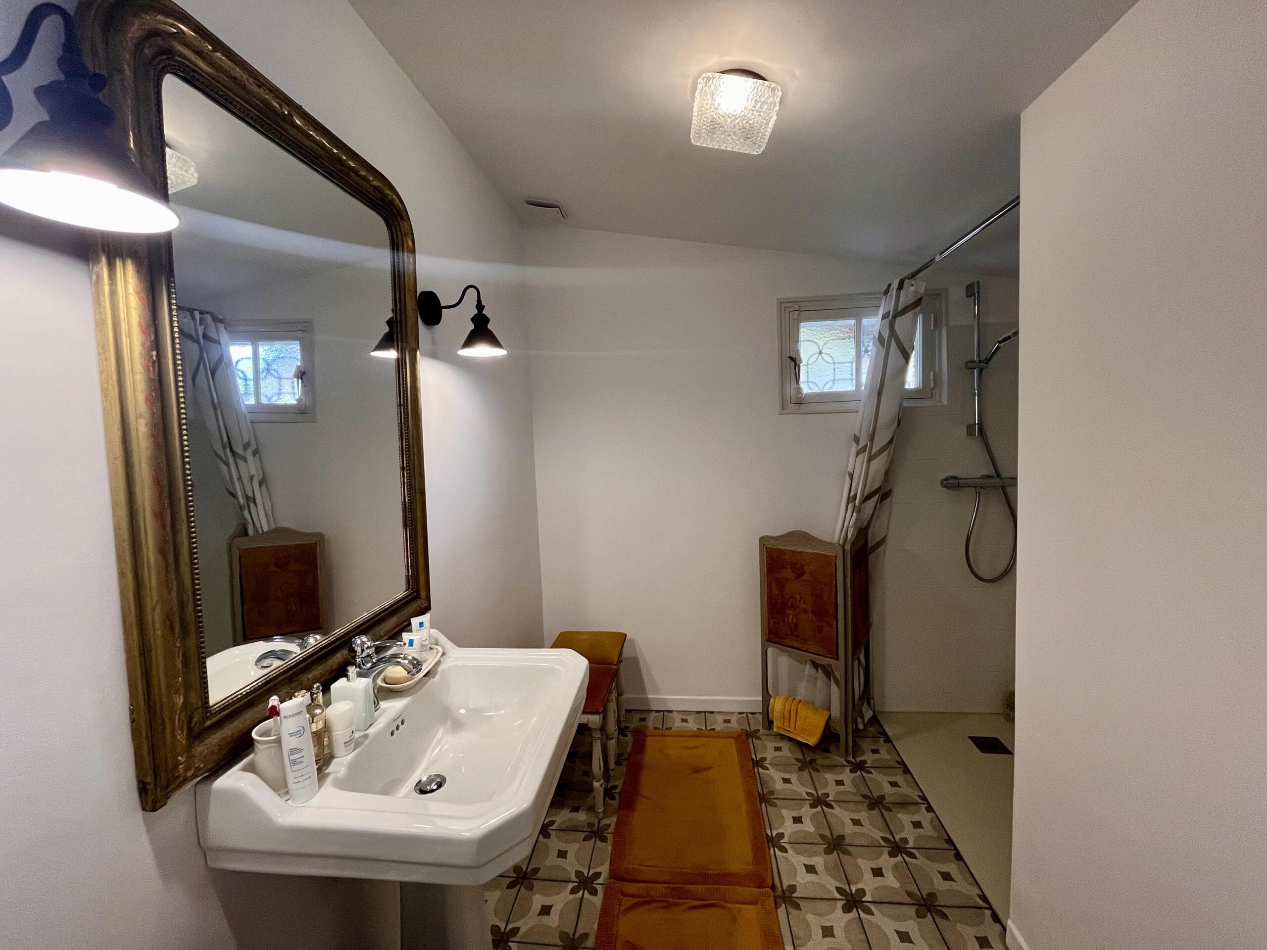 Charming Stone House with mature garden and woodlands, Aquitaine – France – BVI77310