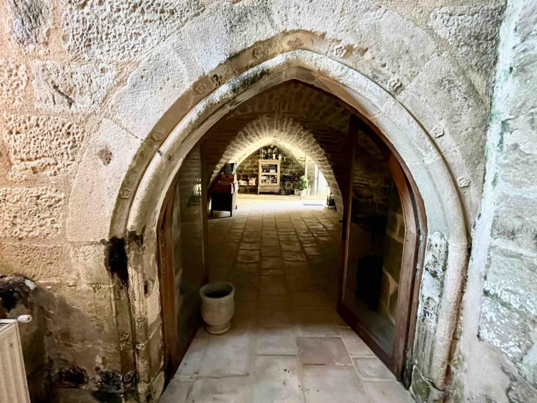 7 bedroom maison de village in Le Vigeant, Vienne, France – 12018368218