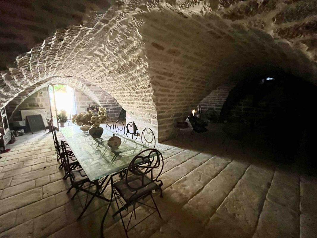 7 bedroom maison de village in Le Vigeant, Vienne, France – 12018368218