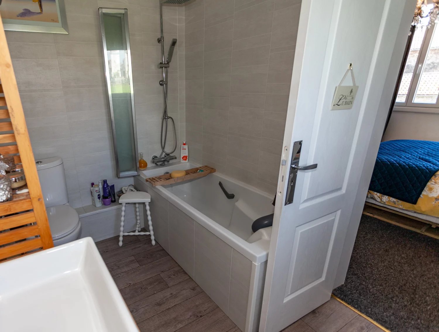 Stunningly Renovated Village-Edge Home with Pool and Gorgeous Gardens, Aquitaine – France – BVI70579