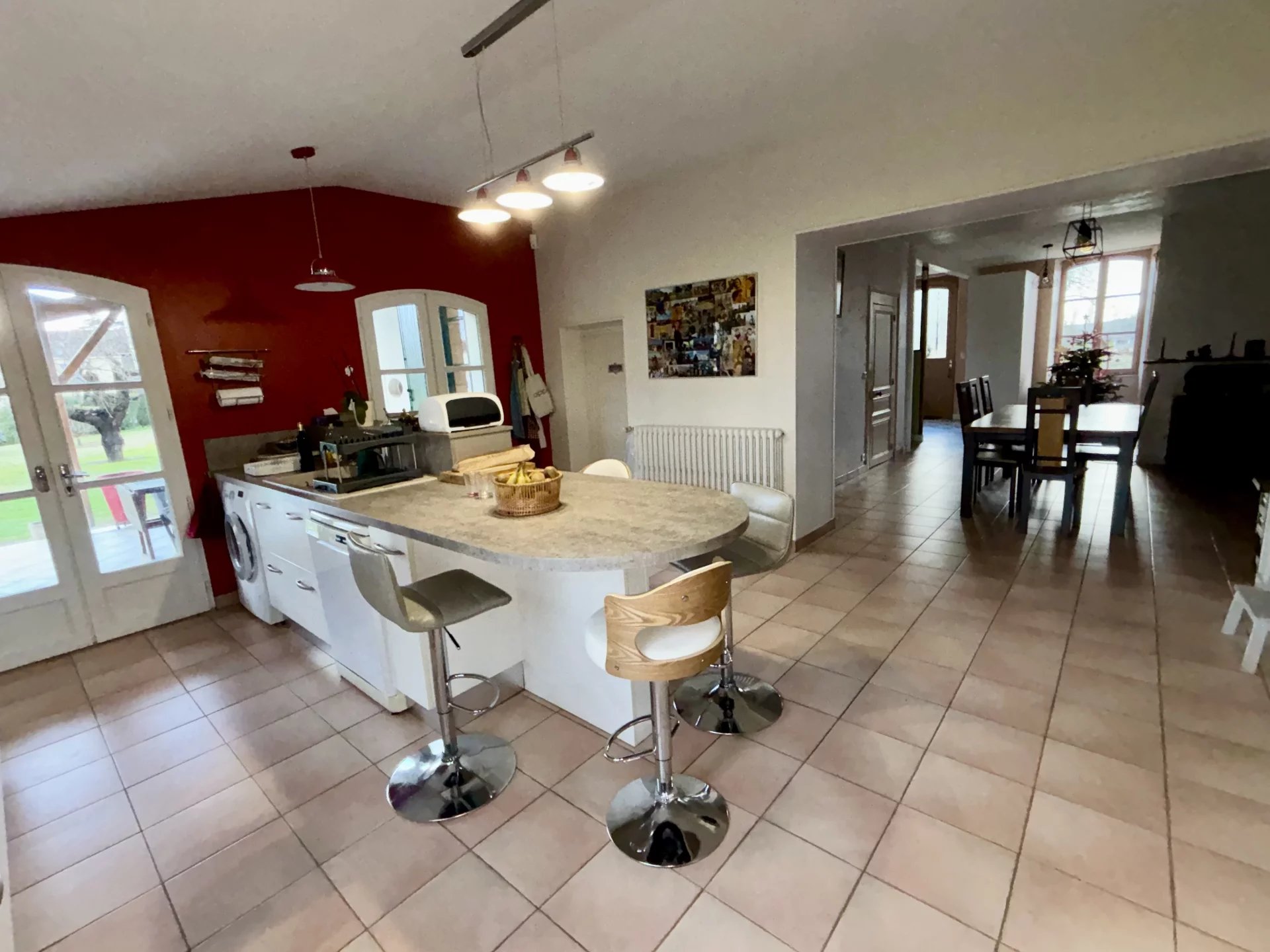 Very spacious grand 5 bedroom home with a 2 bedroom guest house, outbuildings and garden all within walking distance of the town centre., Aquitaine – France – BVI73423