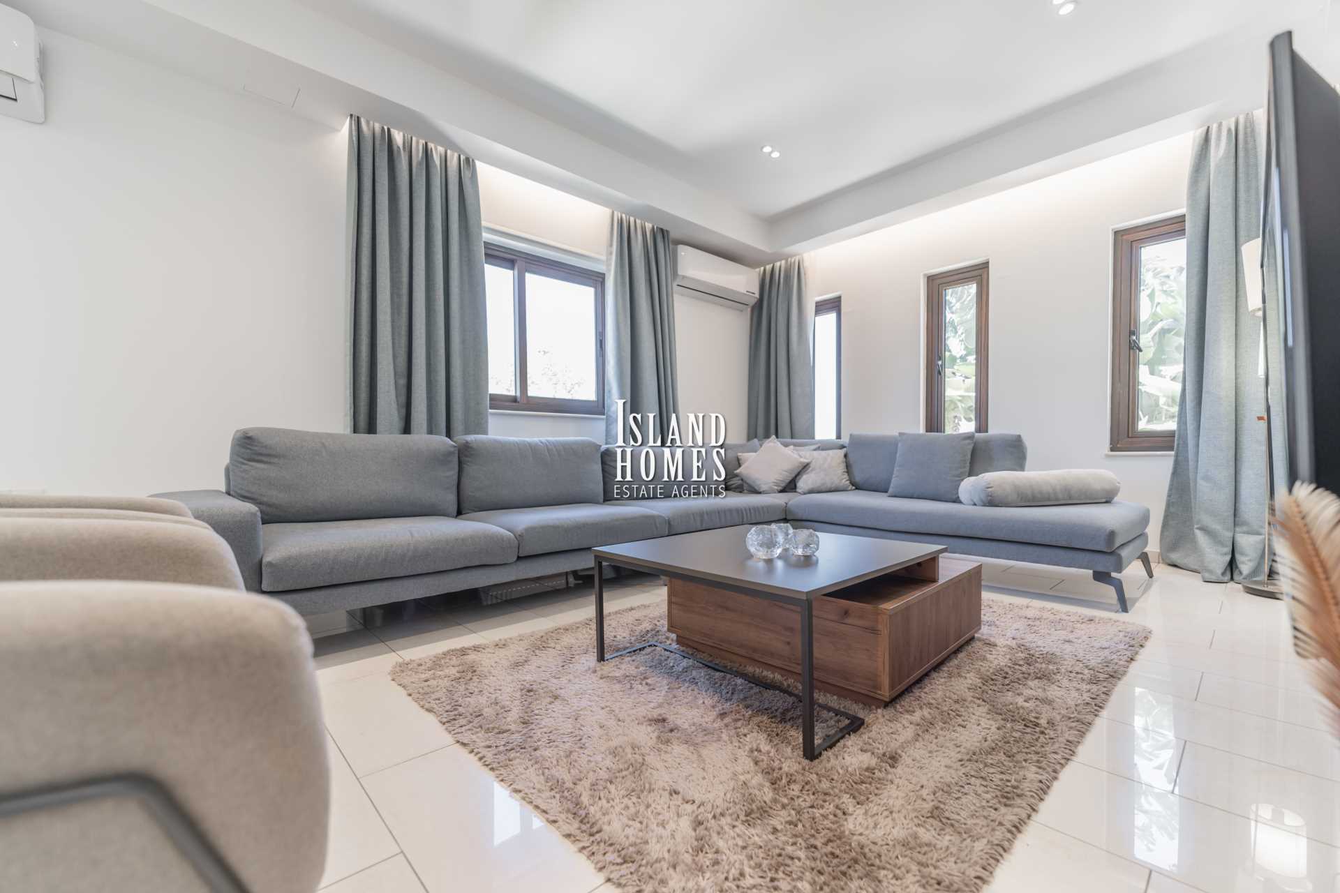 6 bedroom Detached in Deryneia, Famagusta, Cyprus – DeR184