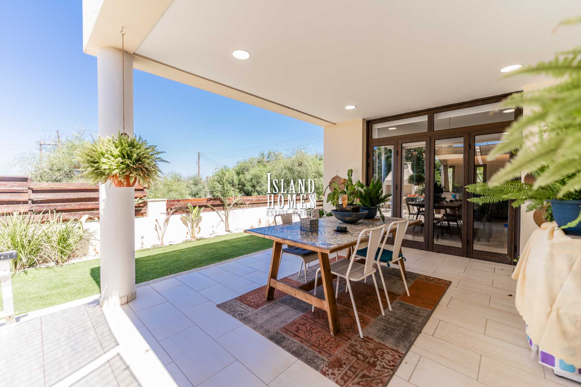 6 bedroom Detached in Deryneia, Famagusta, Cyprus – DeR184