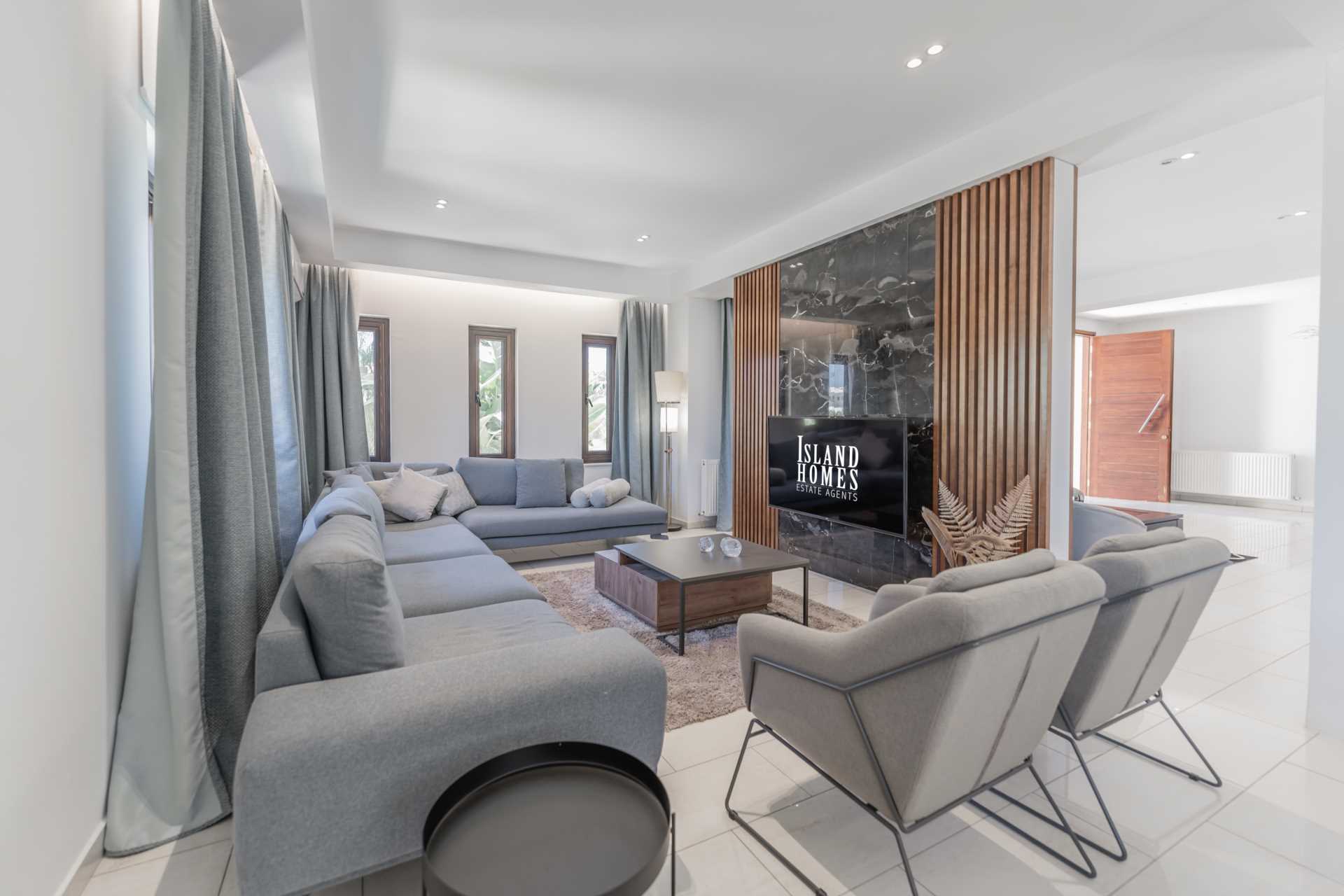 6 bedroom Detached in Deryneia, Famagusta, Cyprus – DeR184