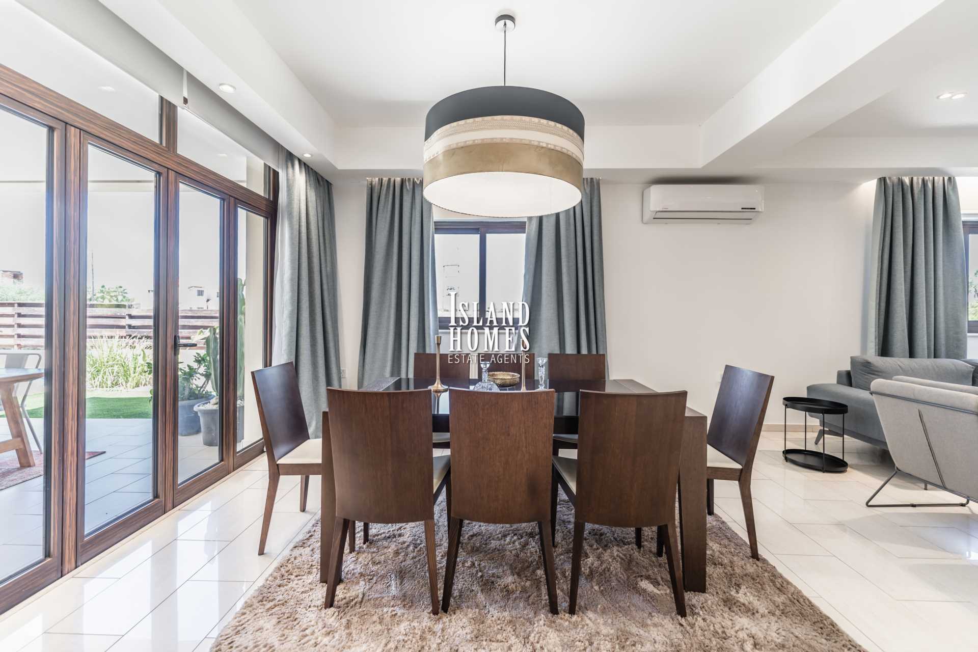 6 bedroom Detached in Deryneia, Famagusta, Cyprus – DeR184