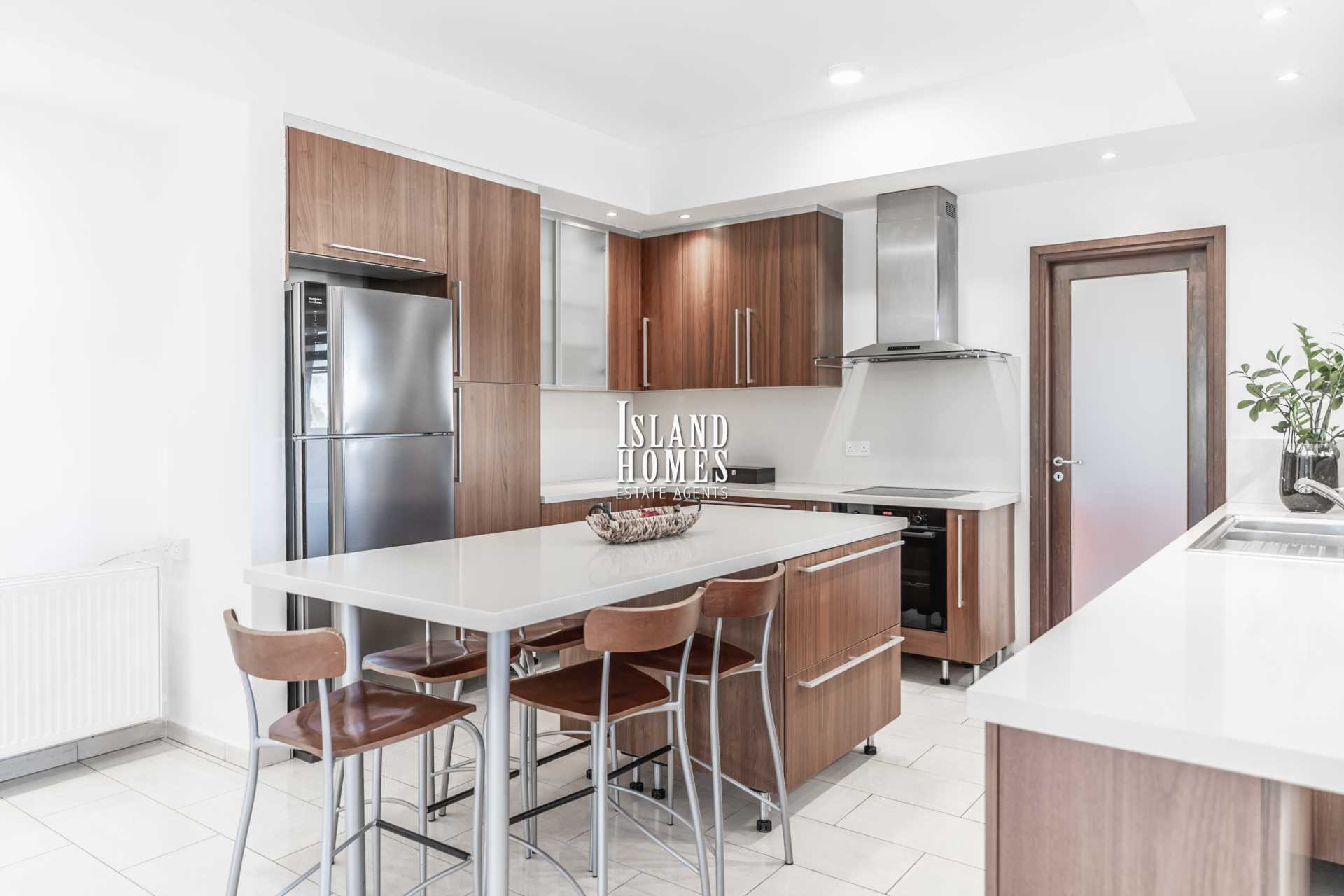 6 bedroom Detached in Deryneia, Famagusta, Cyprus – DeR184