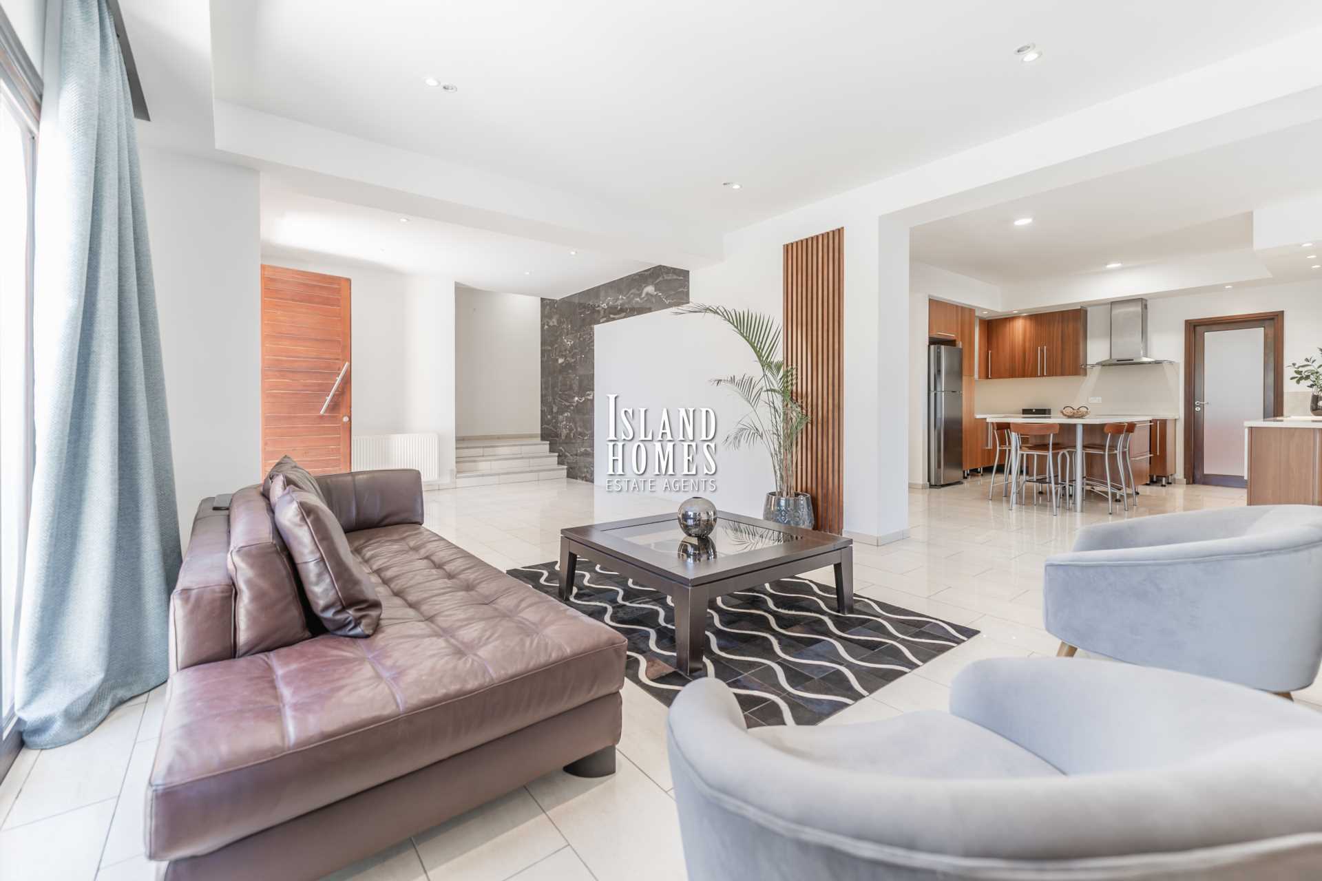 6 bedroom Detached in Deryneia, Famagusta, Cyprus – DeR184