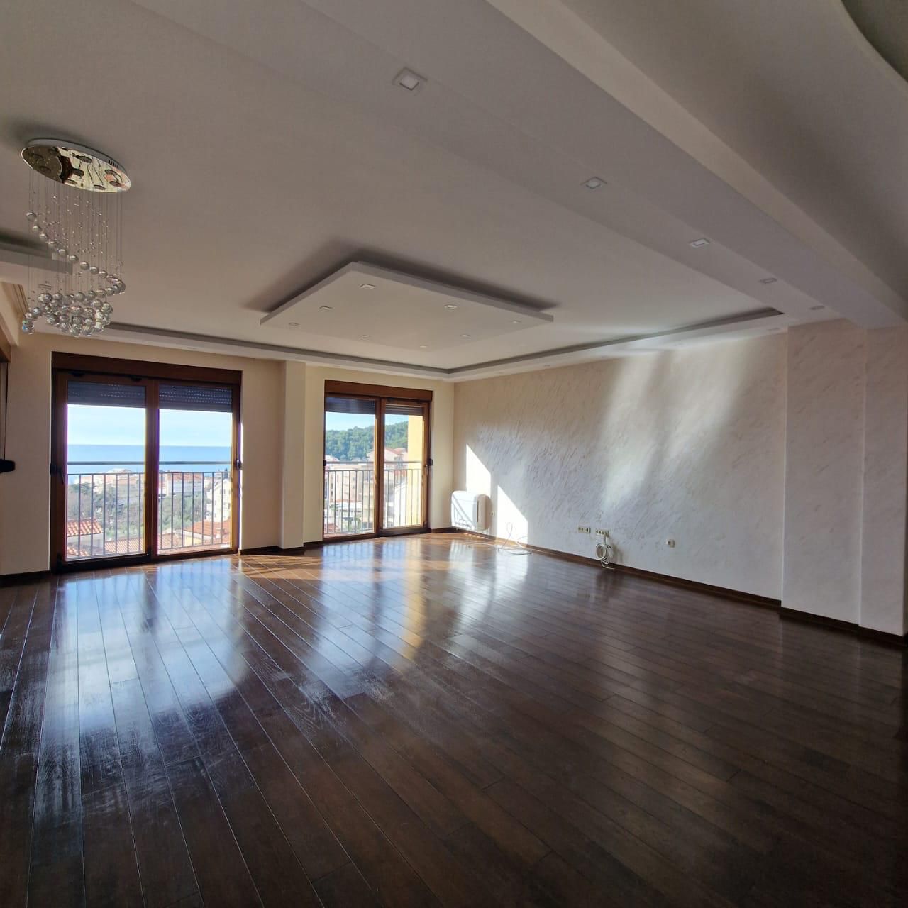 3 bedroom Apartment in Petrovac, Montenegro – CMM52585