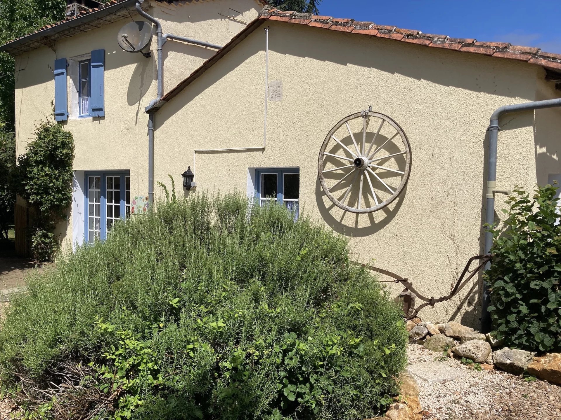 Edge of village detached four bedroom house with two two bedroom gites, large garden and pool, Poitou-Charentes – France – BVI80022