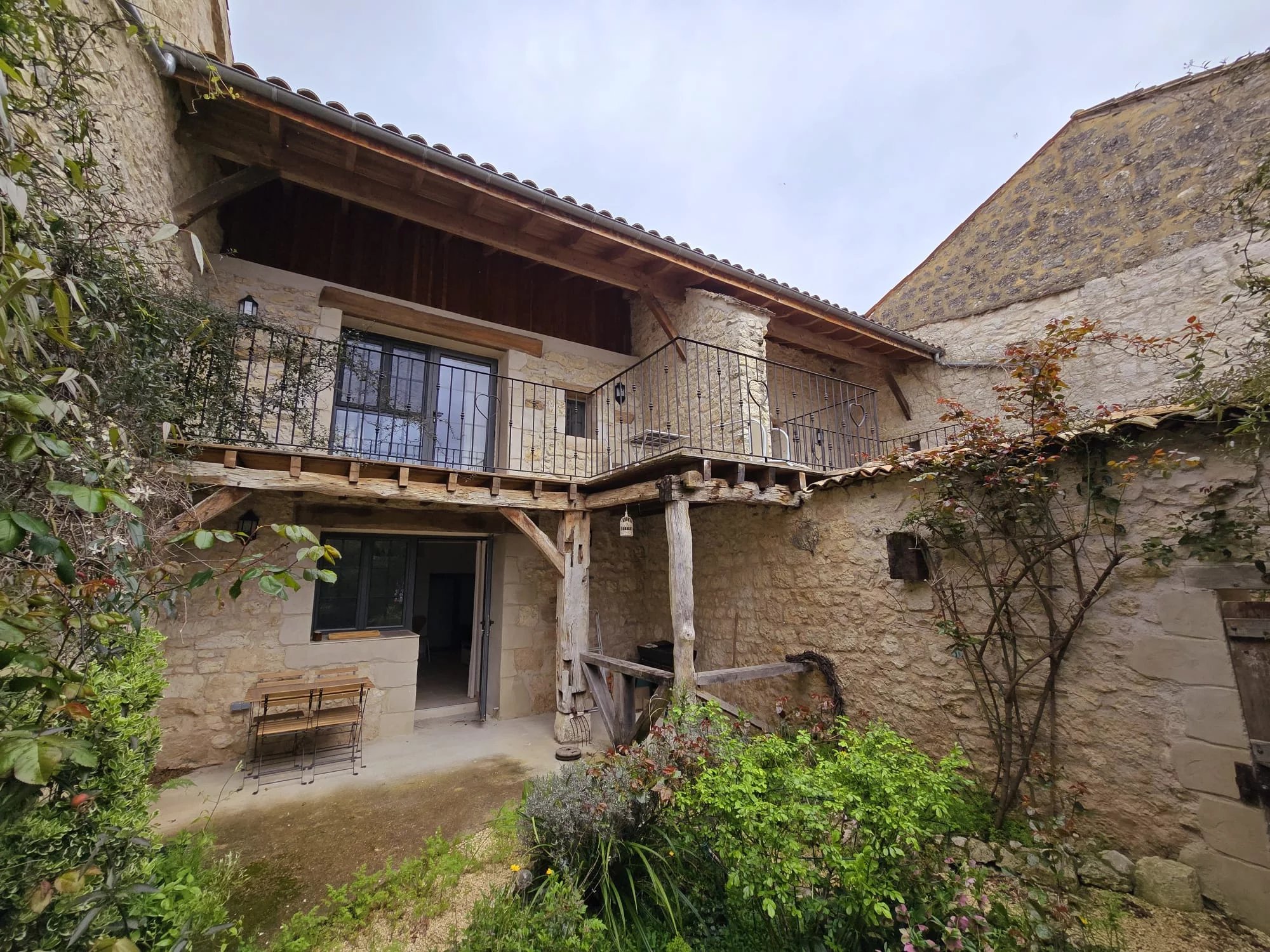 Charming stone townhouse with stylish interiors and sunny terrace near Eymet, Aquitaine – France – BVI79319
