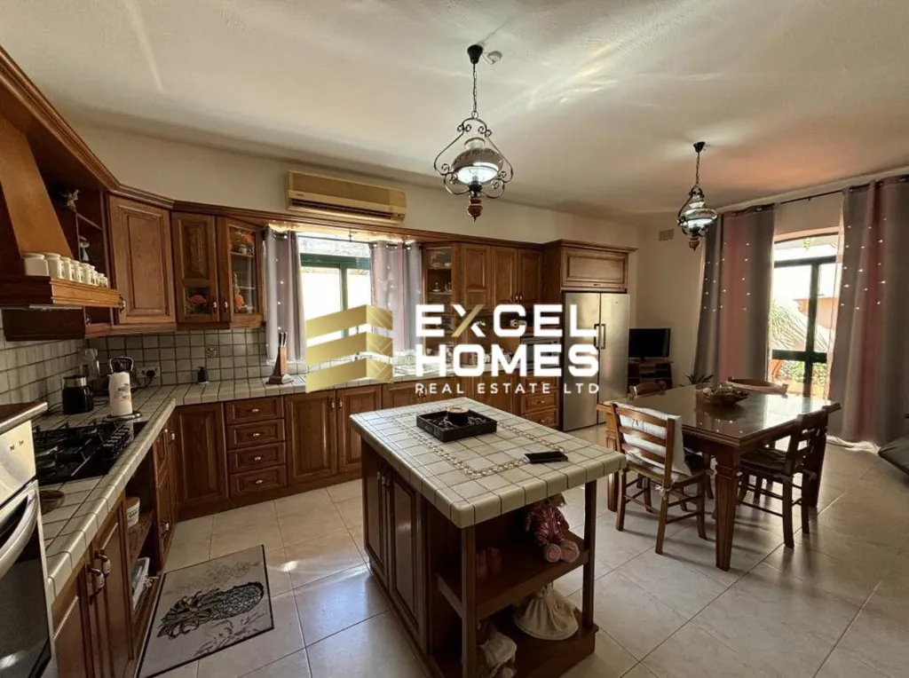 4 bedroom Maisonette in Gzira, Malta – 62300
