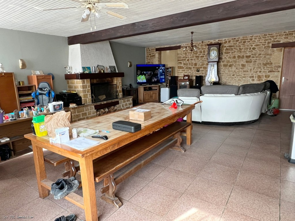 5 bedroom House in Ruffec, Charente, France – r7233