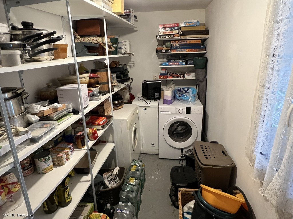 5 bedroom House in Ruffec, Charente, France – r7233