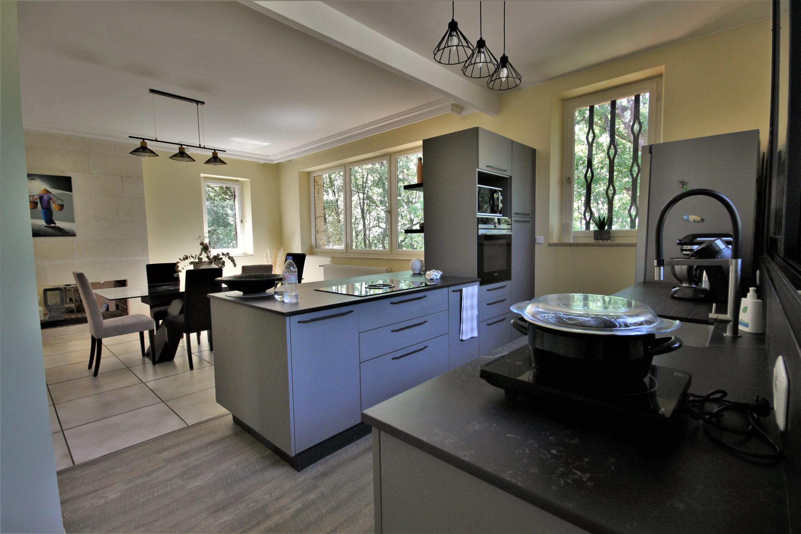 Contemporary stone house with guest house, pool and tennis court, Aquitaine – France – BVI65674