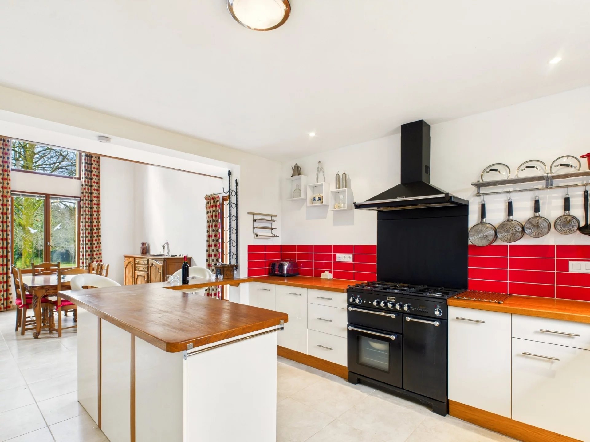 Modern spacious home with large garden near to small Dordogne town, Aquitaine – France – BVI74300