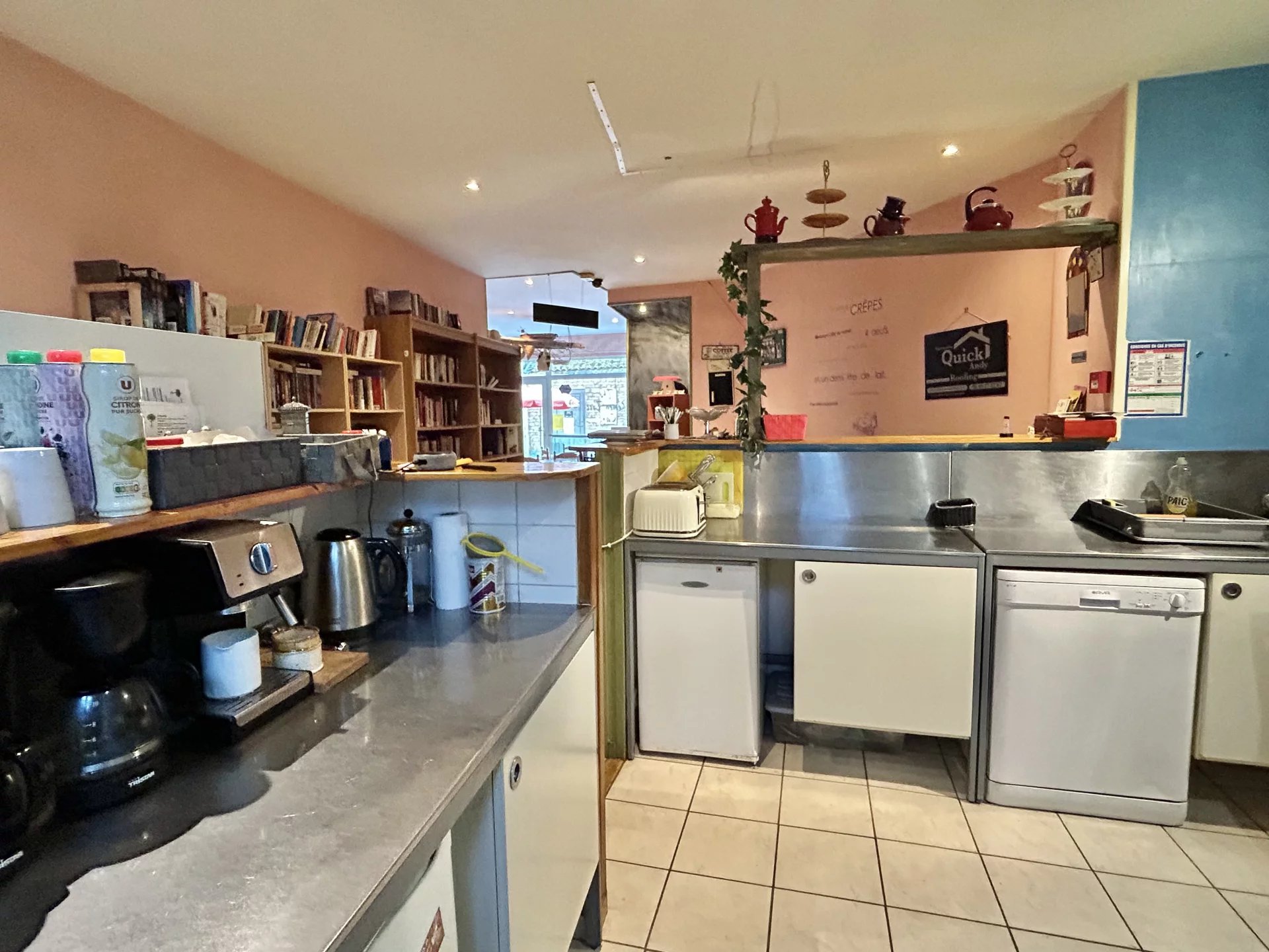 A Shop with 3 bedroom Apartment, Garden and Development Opportunity, Poitou-Charentes – France – BVI79828