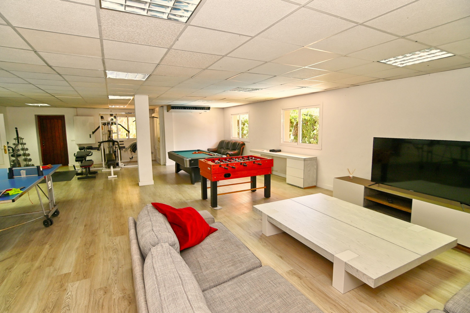 5 bedroom Villa in Sotogrande, Cadiz, Spain – 428-04346D