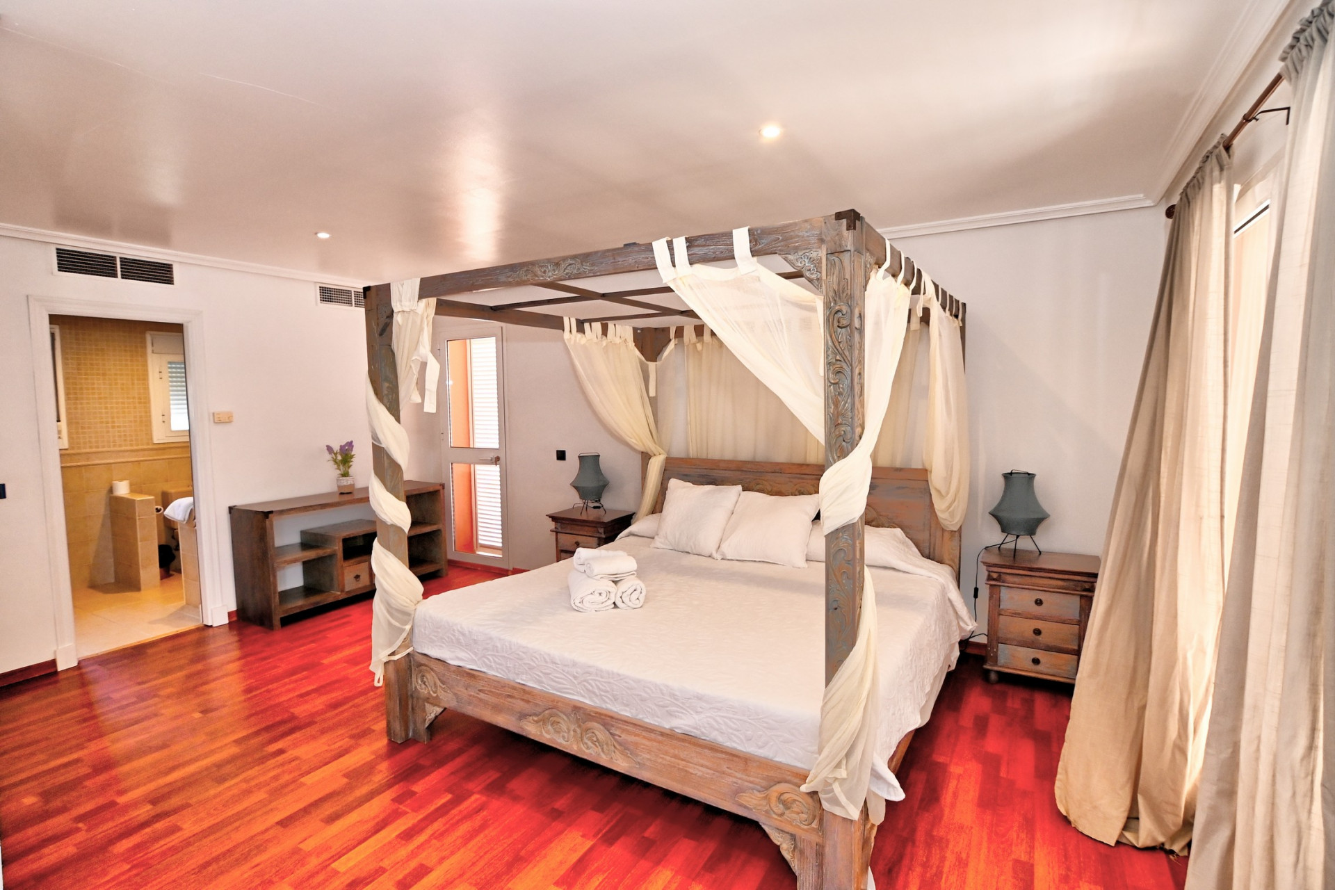 5 bedroom Villa in Sotogrande, Cadiz, Spain – 428-04346D