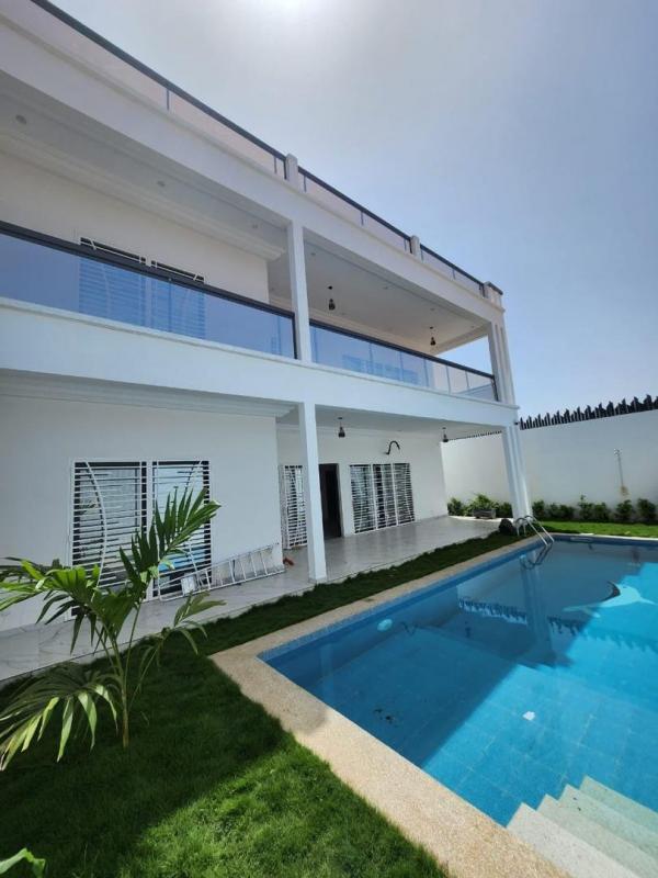5 bedroom villa in Ngerigne, Sénégal – 12035369743