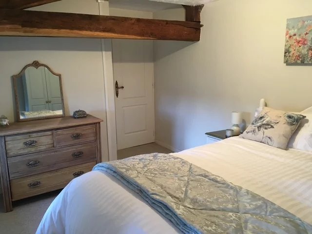 Fully renovated 6 bedroom house with feature tower, lake, pool, barn and 1 bed gite, Poitou-Charentes – France – BVI80177