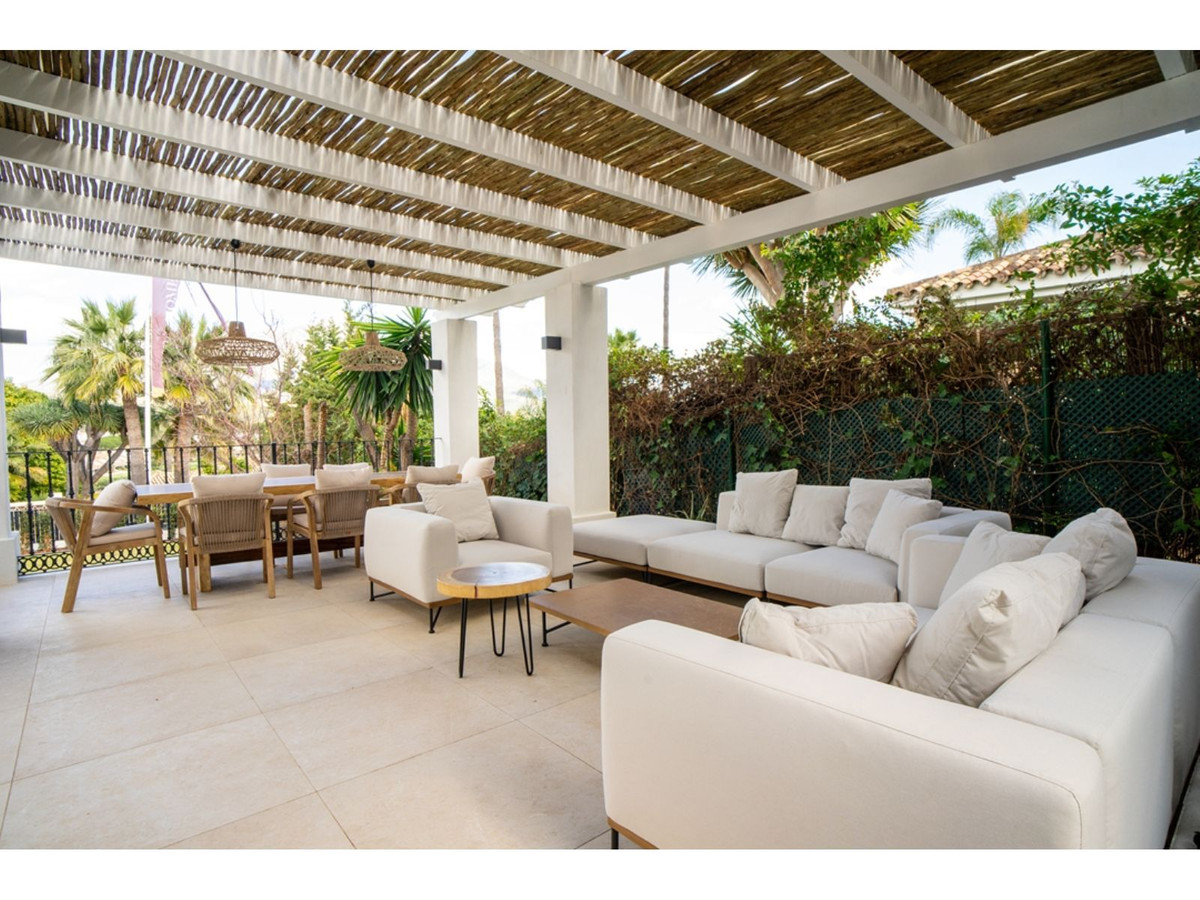 5 bedroom House in Marbella West, Málaga, Spain – TSEA5008417