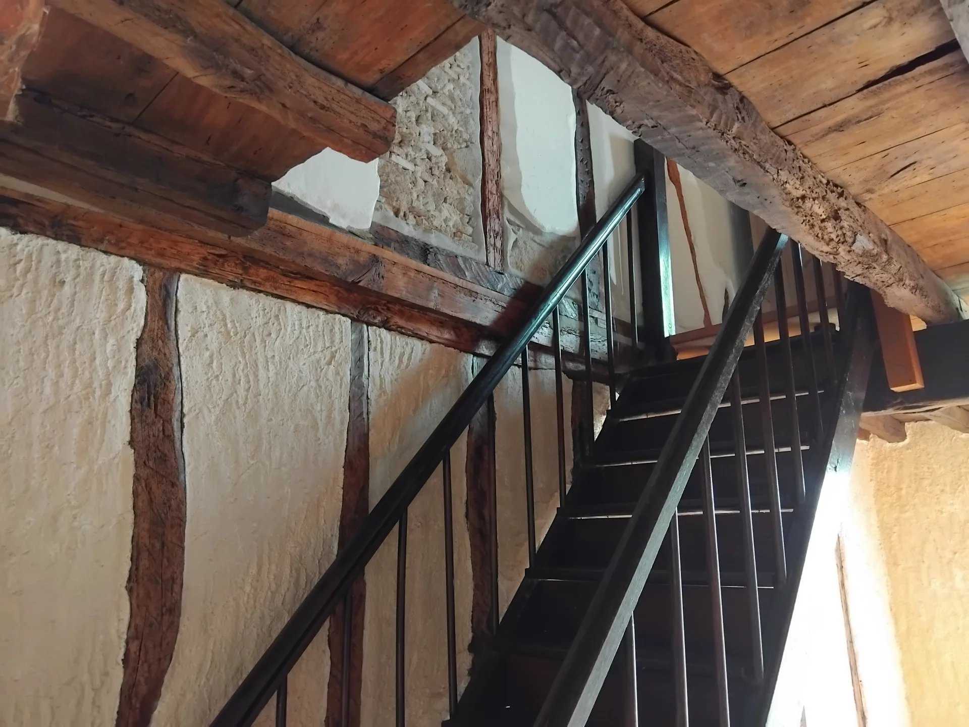 Lovely property, principle house, guest houses, private garden, pool and views, Languedoc-Roussillon – France – BVI79382