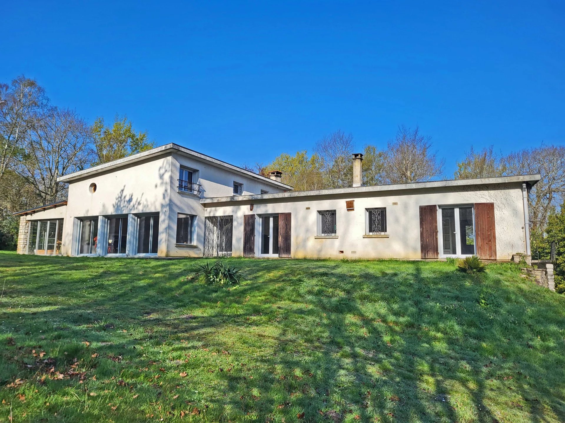 Large, detached house in a glorious setting, just a stone’s throw from Cognac Golf Club., Poitou-Charentes – France – BVI80241