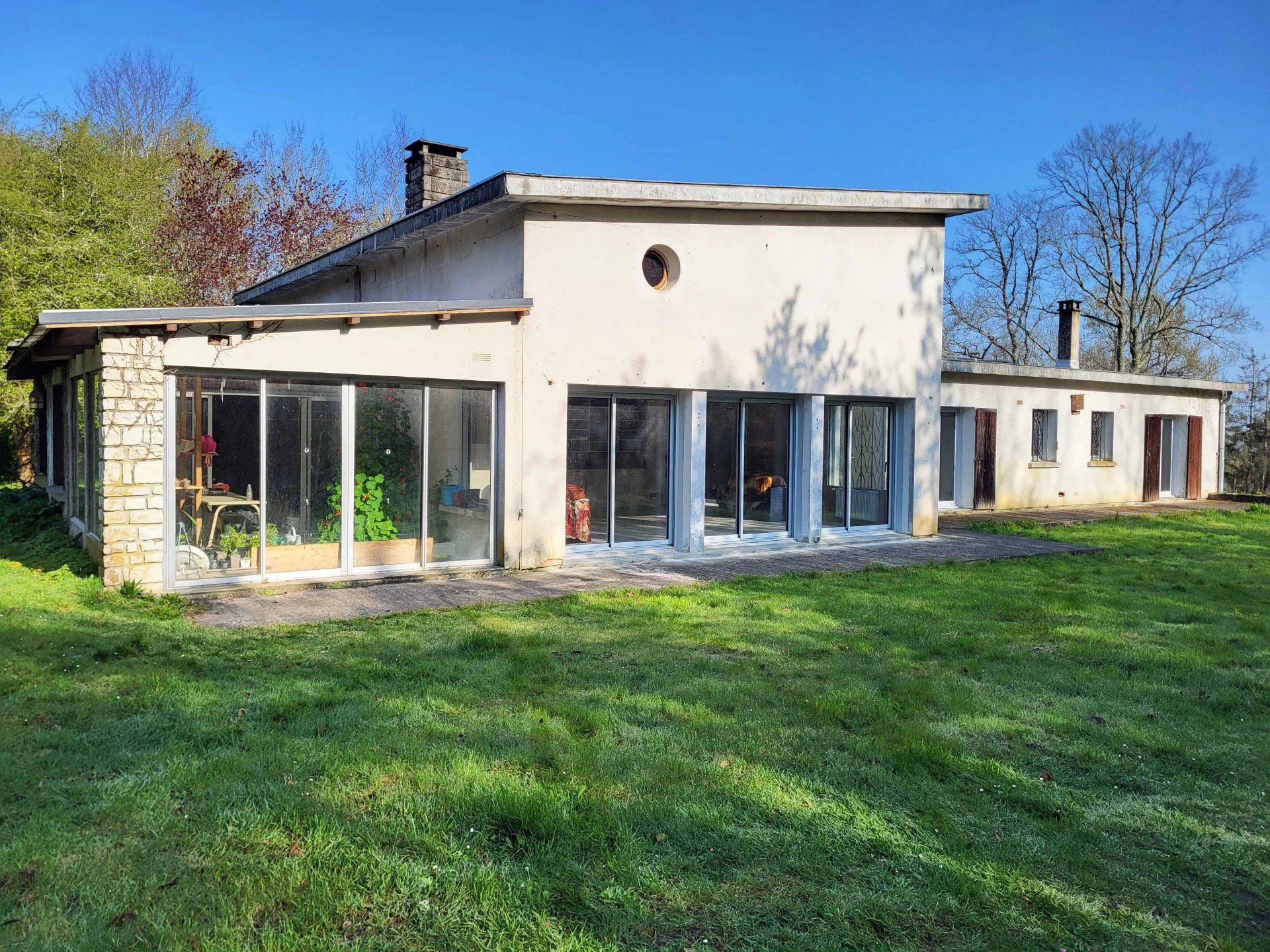 Large, detached house in a glorious setting, just a stone’s throw from Cognac Golf Club., Poitou-Charentes – France – BVI80241