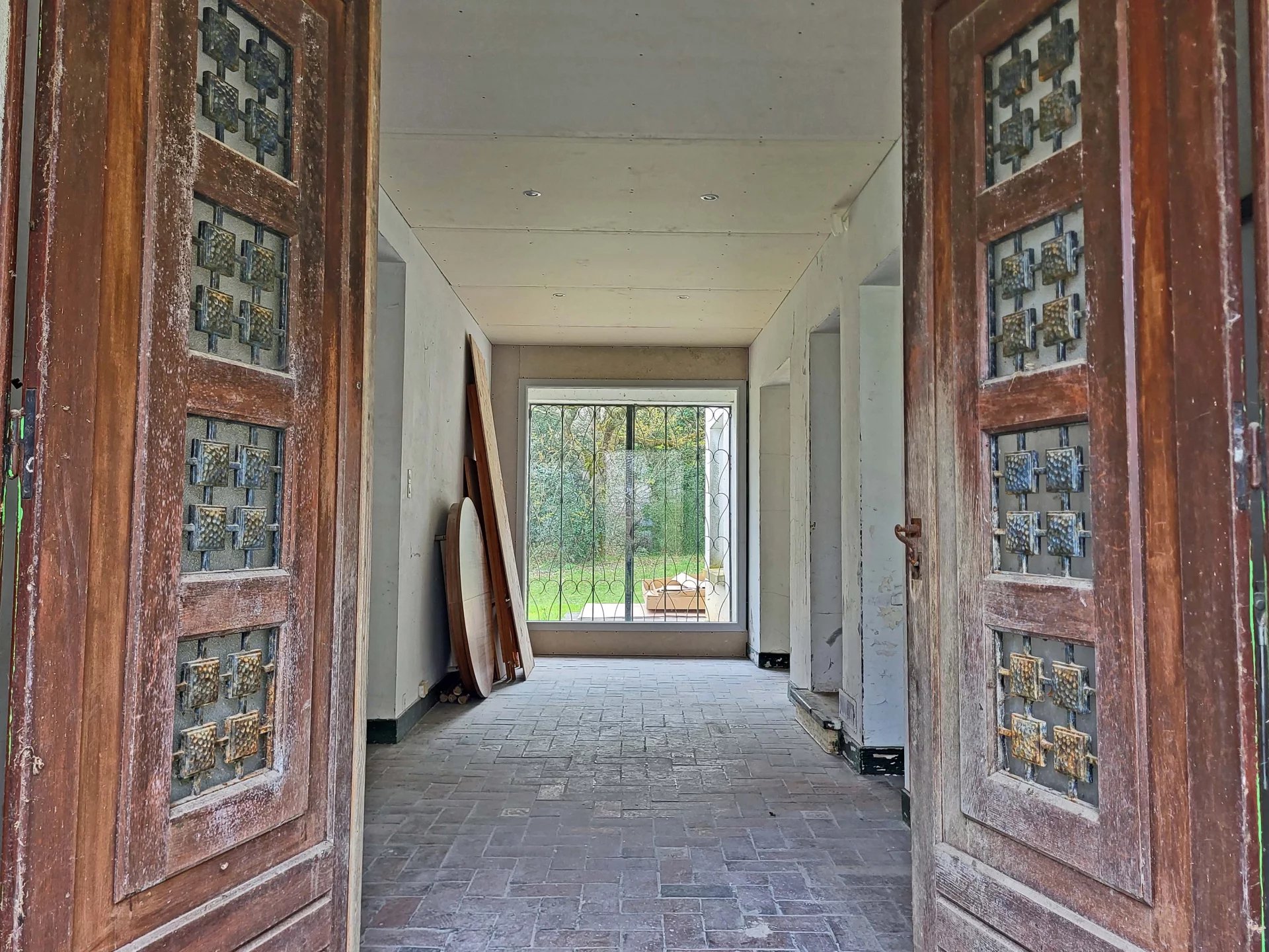 Large, detached house in a glorious setting, just a stone’s throw from Cognac Golf Club., Poitou-Charentes – France – BVI80241