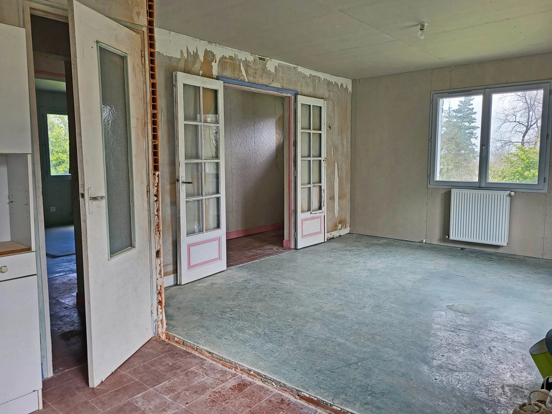 Large, detached house in a glorious setting, just a stone’s throw from Cognac Golf Club., Poitou-Charentes – France – BVI80241