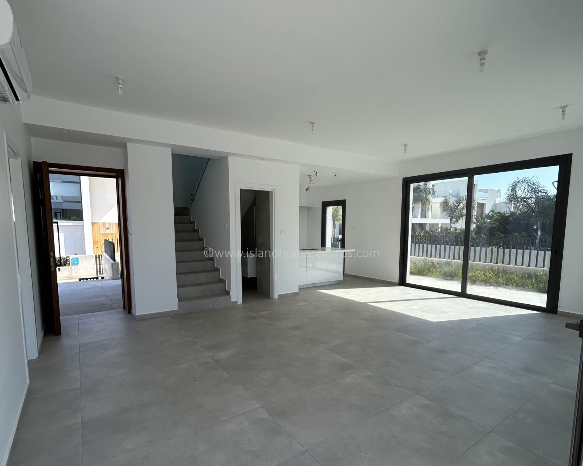 5 bedroom Detached in Pernera, Famagusta, Cyprus – BtP102dp