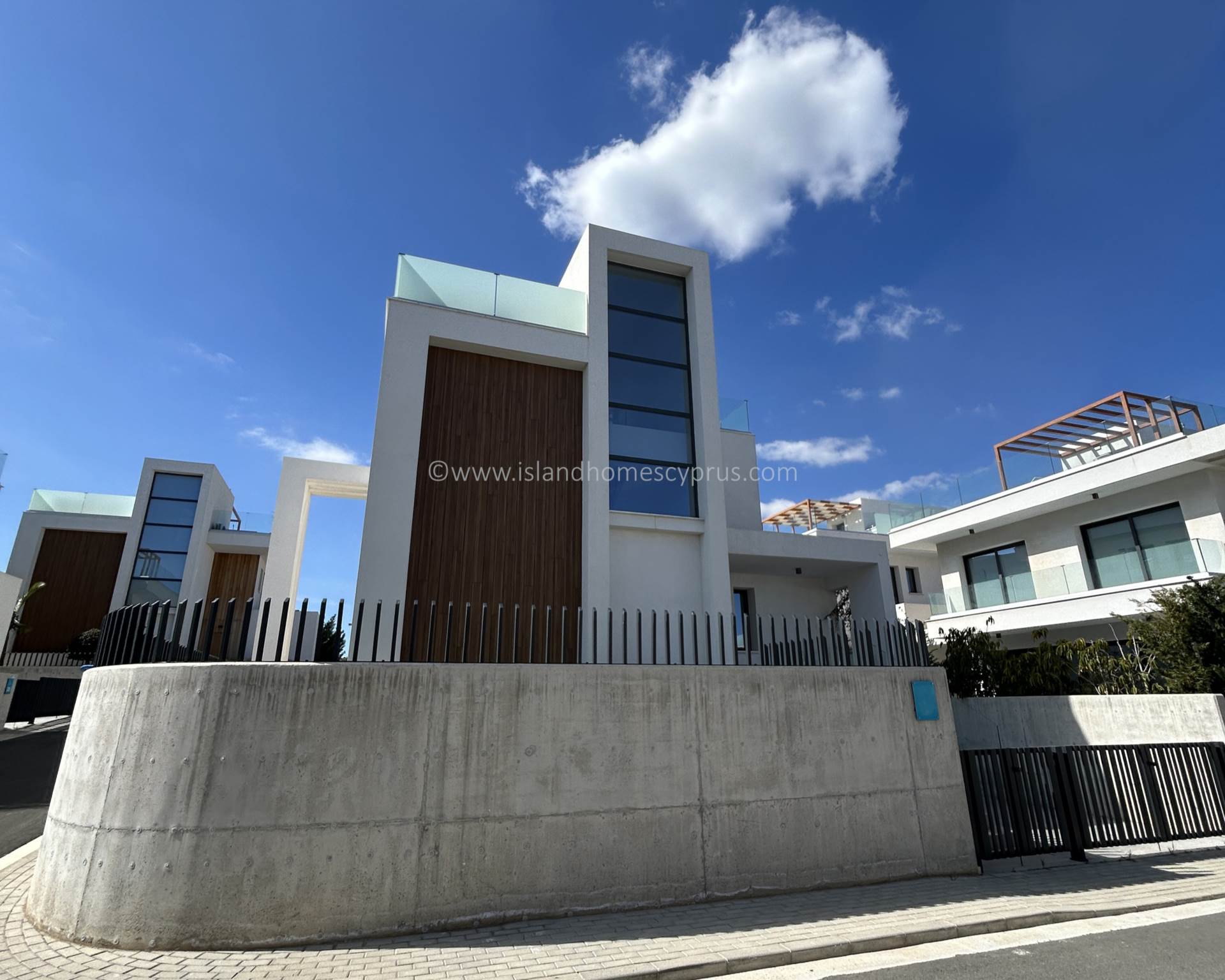 5 bedroom Detached in Pernera, Famagusta, Cyprus – BtP102dp