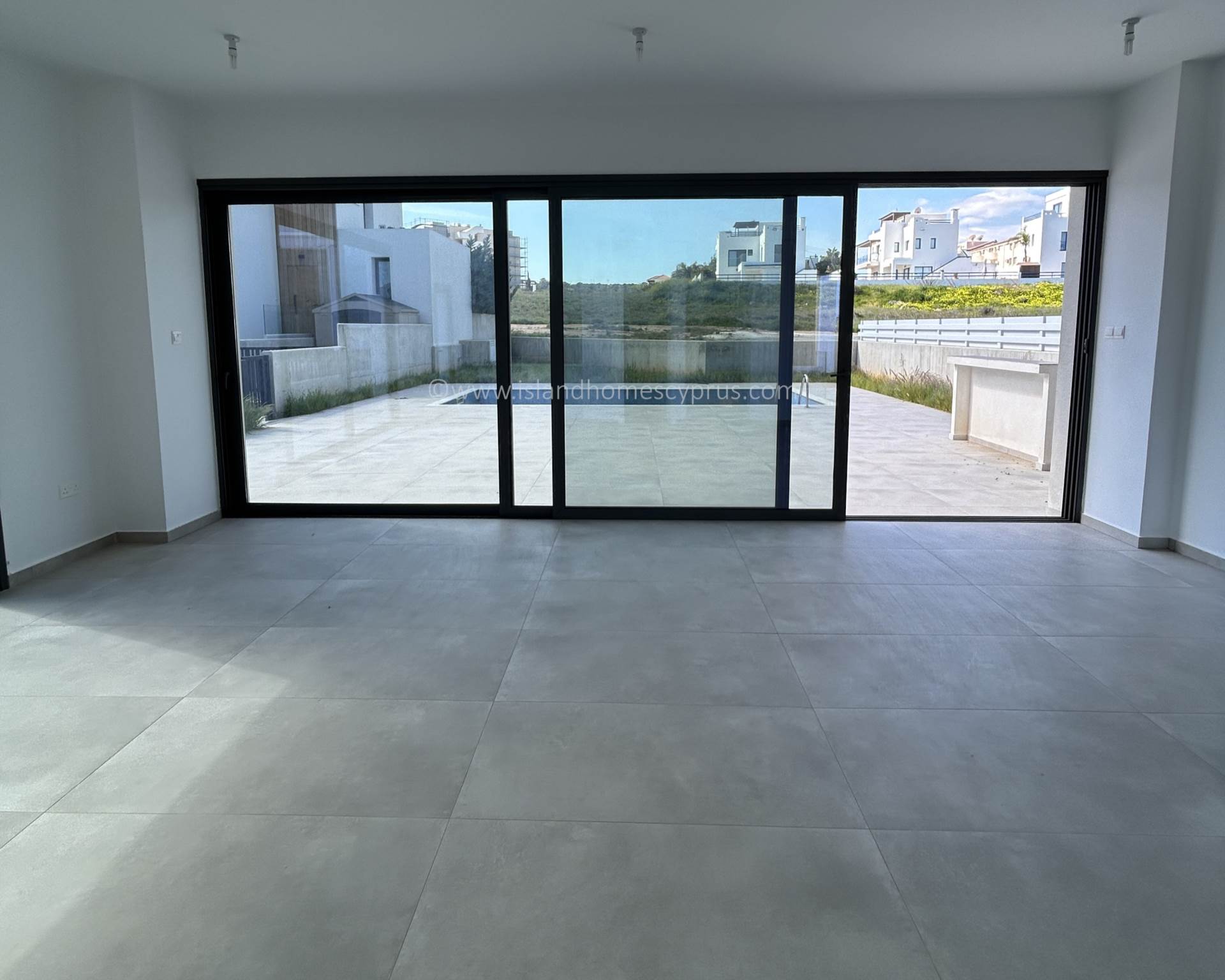 5 bedroom Detached in Pernera, Famagusta, Cyprus – BtP102dp