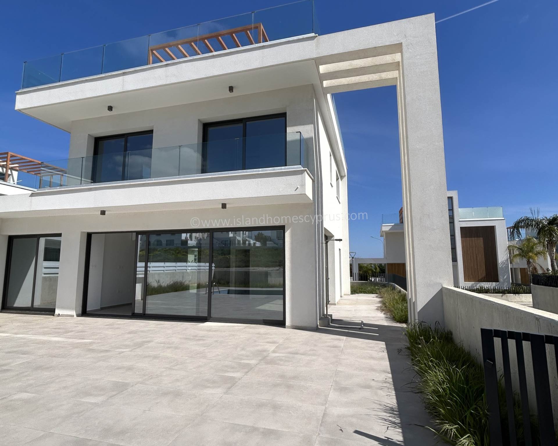 5 bedroom Detached in Pernera, Famagusta, Cyprus – BtP102dp