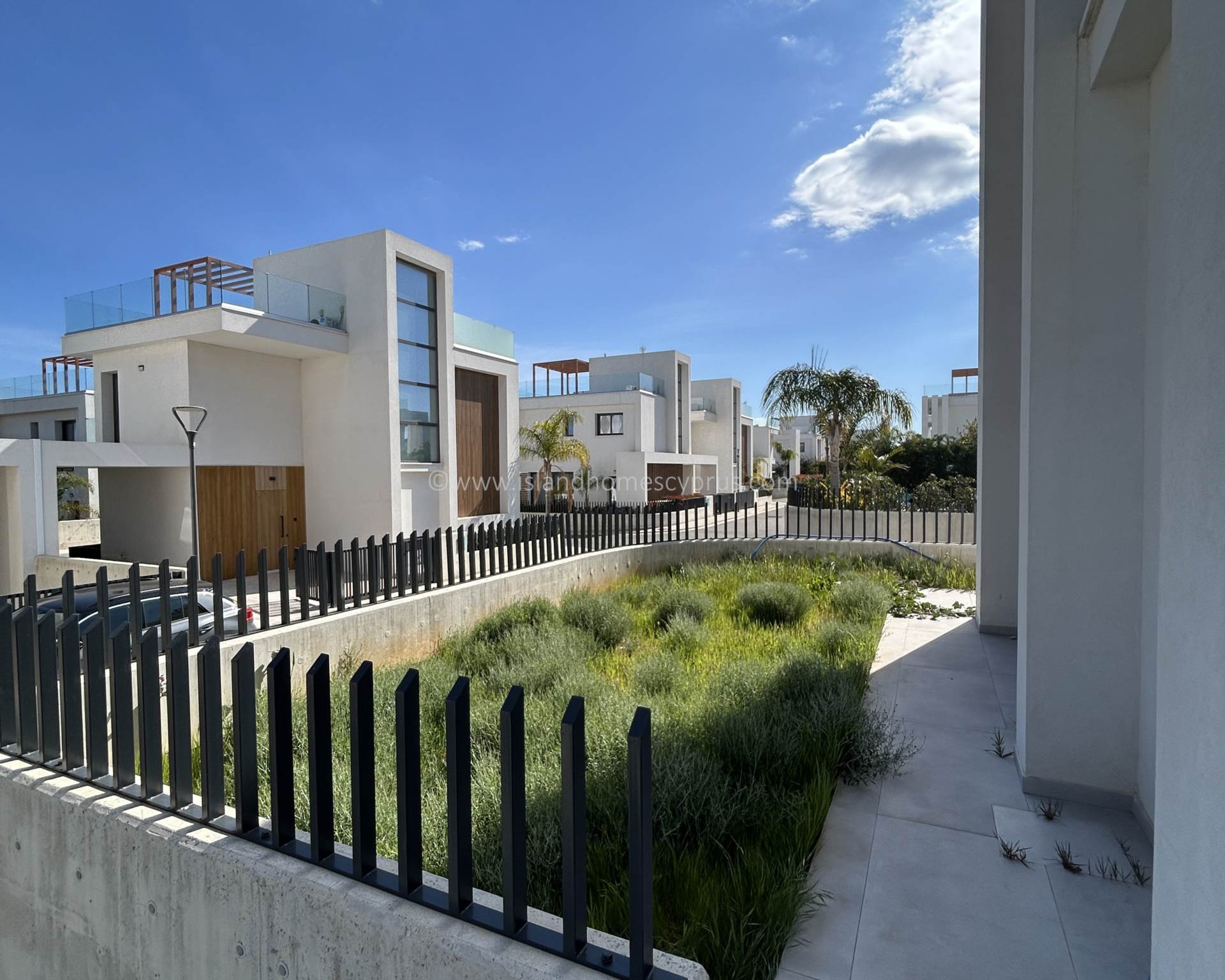 5 bedroom Detached in Pernera, Famagusta, Cyprus – BtP102dp