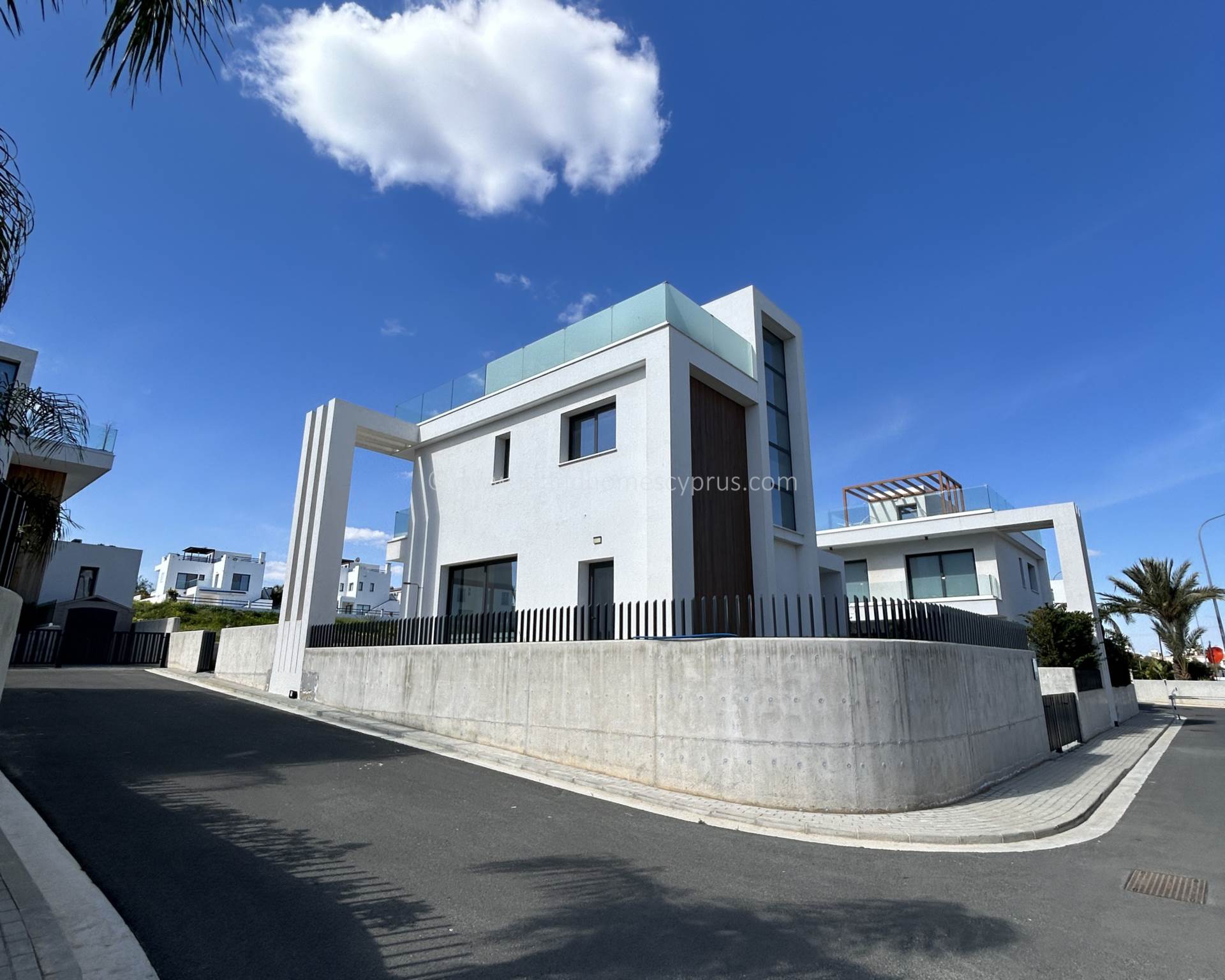 5 bedroom Detached in Pernera, Famagusta, Cyprus – BtP102dp