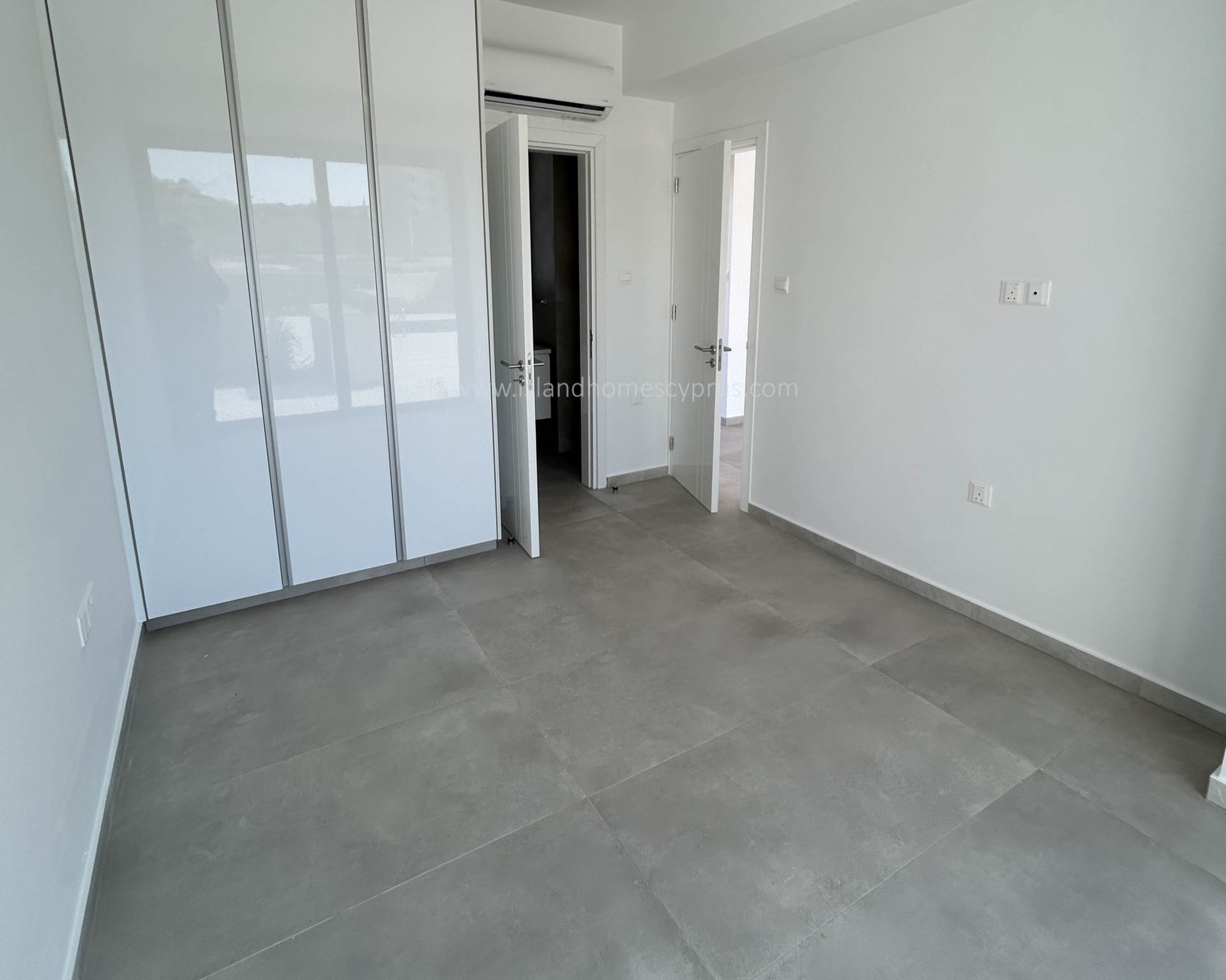 5 bedroom Detached in Pernera, Famagusta, Cyprus – BtP102dp