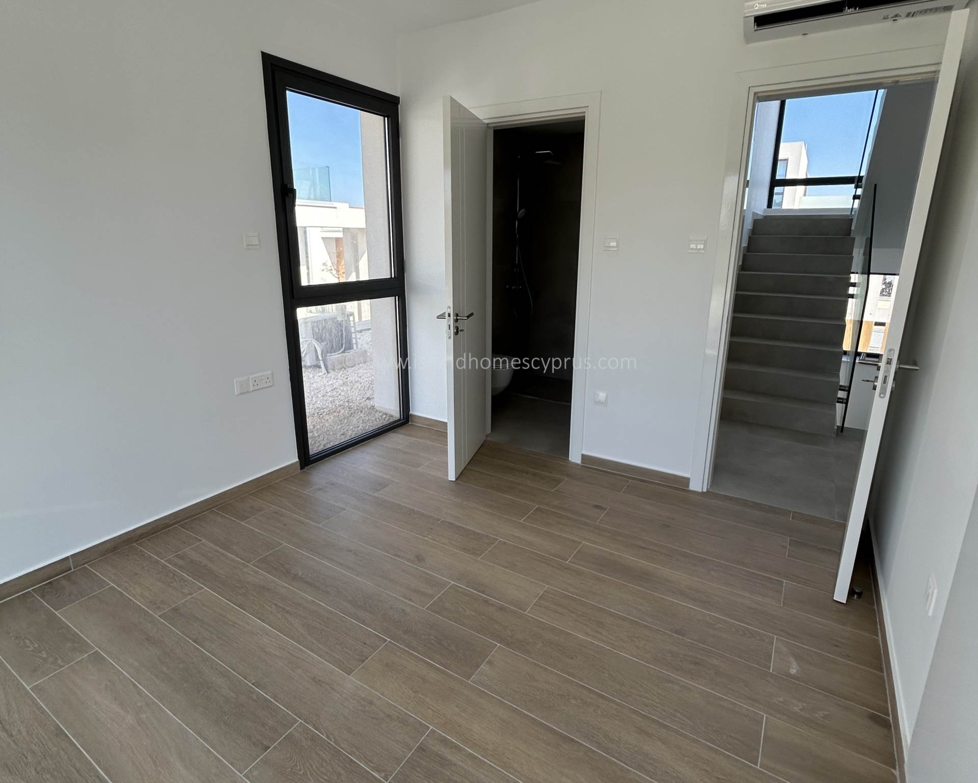 5 bedroom Detached in Pernera, Famagusta, Cyprus – BtP102dp