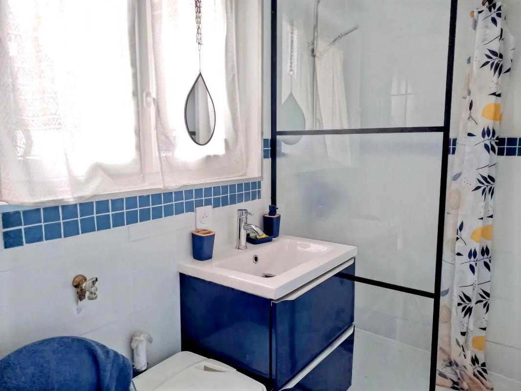 2 bedroom t3 in Six-fours-les-plages, Var, France – 12030369945